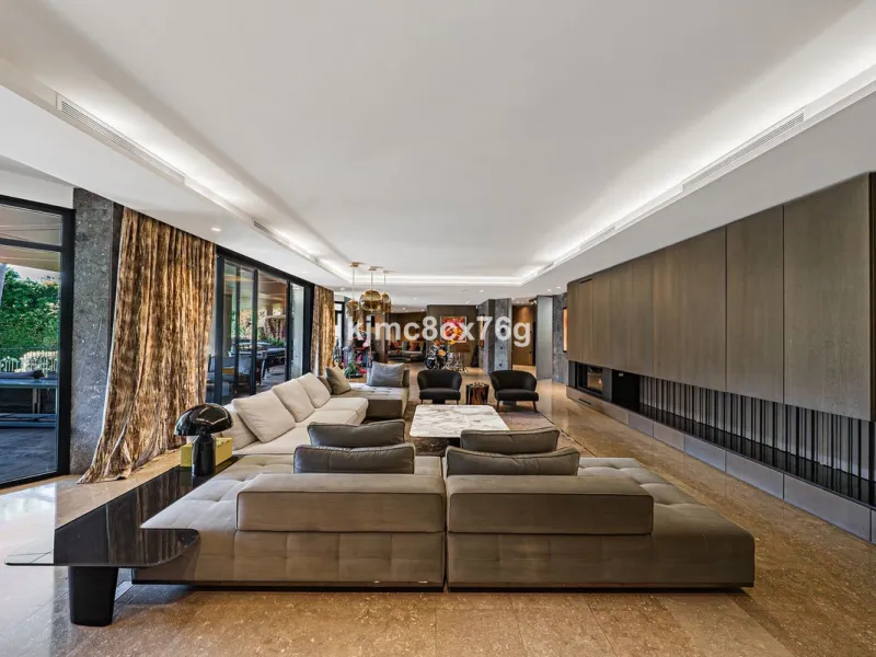 Located in the prestigious Guadalmina area, this exceptional villa seamlessly blends modern elegance with the serenity of a golf-front retreat. Just moments from world-class courses, golden beaches, and upscale amenities, it offers the perfect balance of 