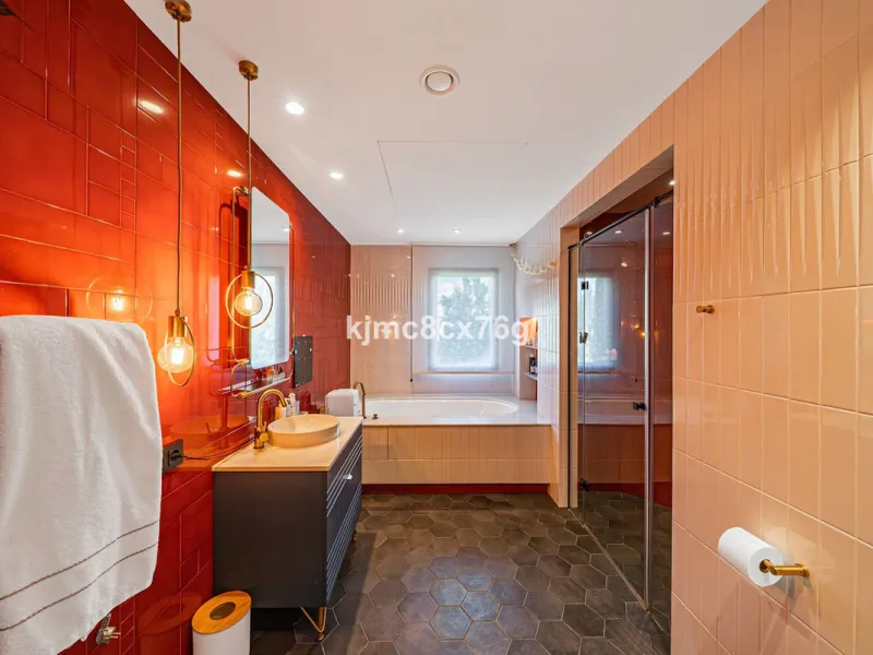 Located in the prestigious Guadalmina area, this exceptional villa seamlessly blends modern elegance with the serenity of a golf-front retreat. Just moments from world-class courses, golden beaches, and upscale amenities, it offers the perfect balance of 