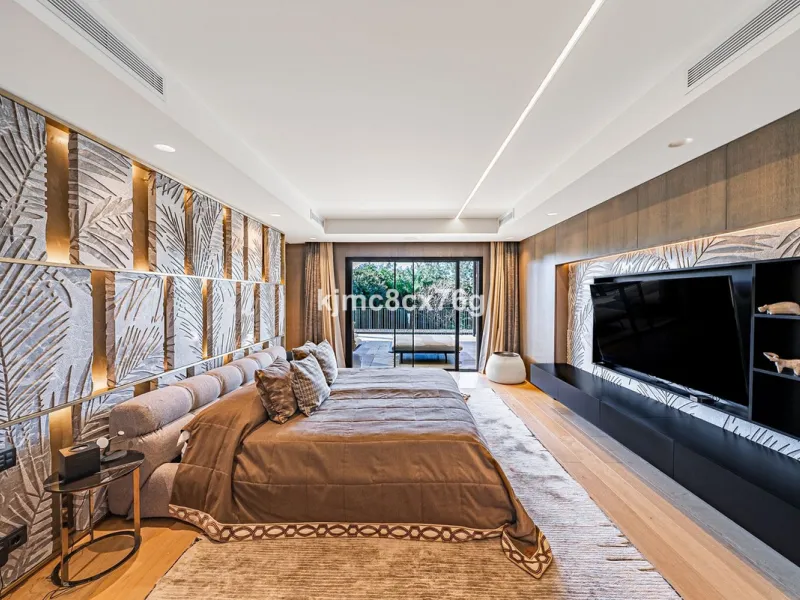 Located in the prestigious Guadalmina area, this exceptional villa seamlessly blends modern elegance with the serenity of a golf-front retreat. Just moments from world-class courses, golden beaches, and upscale amenities, it offers the perfect balance of 