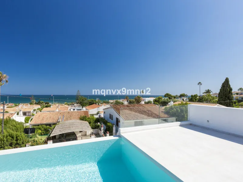 New contemporary villa built to the highest standard. Independent villa with a separate apartment on a 500m2 plot. 200meters to the beach. 10 mins walk to La Cala de Mijas. 20 minutes drive to Malaga airport.