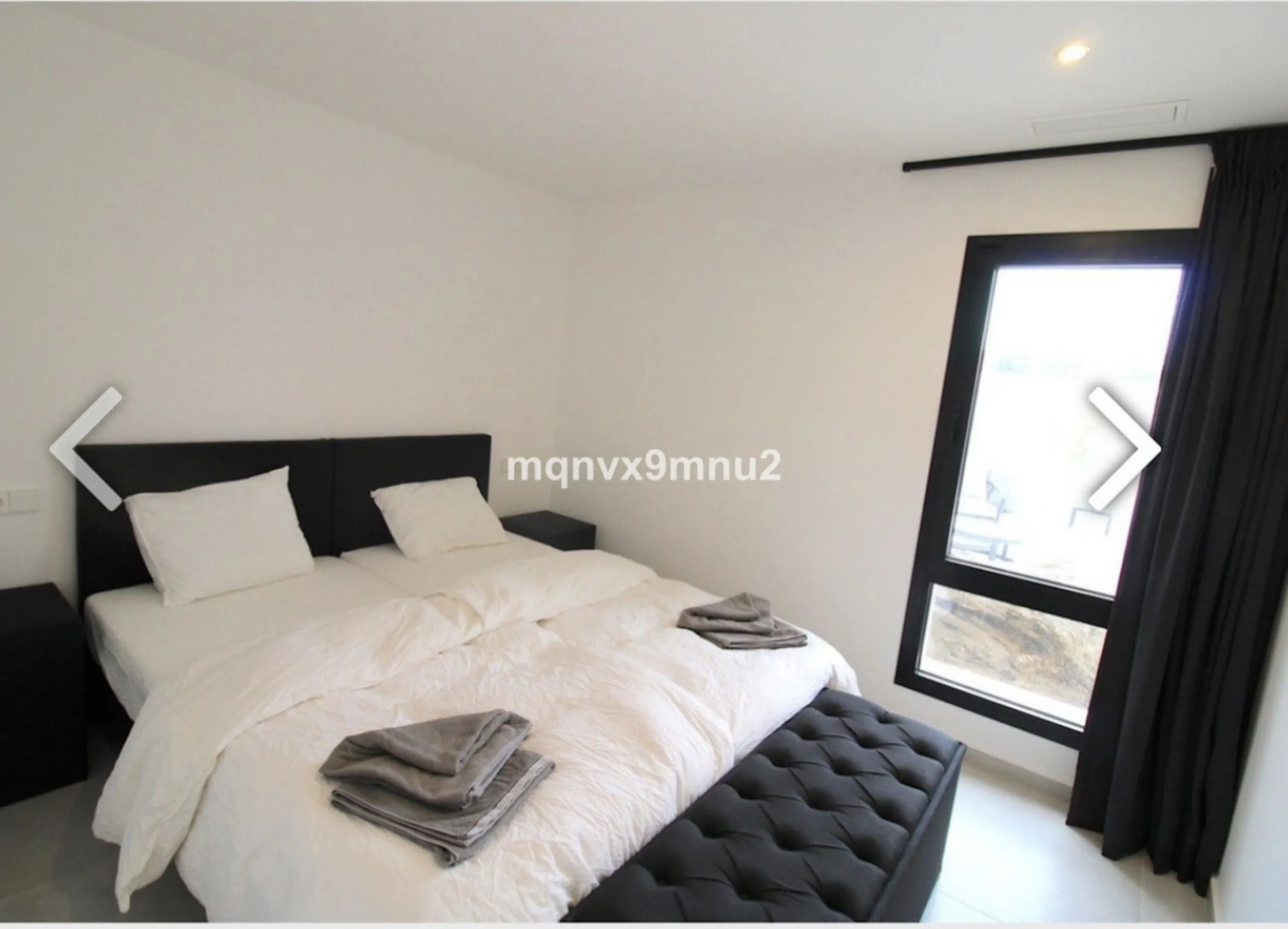 New contemporary villa built to the highest standard. Independent villa with a separate apartment on a 500m2 plot. 200meters to the beach. 10 mins walk to La Cala de Mijas. 20 minutes drive to Malaga airport.