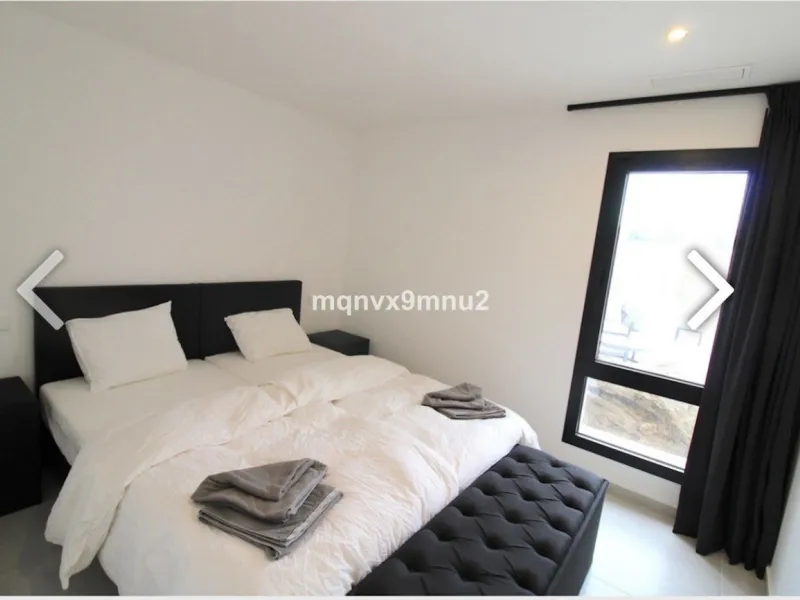 New contemporary villa built to the highest standard. Independent villa with a separate apartment on a 500m2 plot. 200meters to the beach. 10 mins walk to La Cala de Mijas. 20 minutes drive to Malaga airport.
