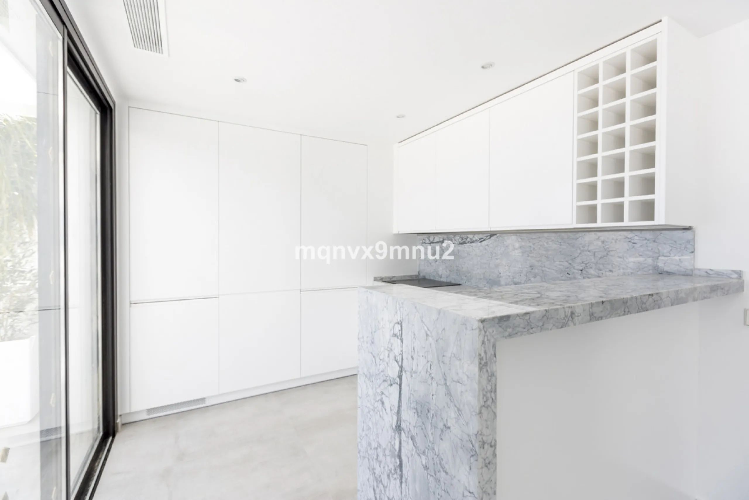 New contemporary villa built to the highest standard. Independent villa with a separate apartment on a 500m2 plot. 200meters to the beach. 10 mins walk to La Cala de Mijas. 20 minutes drive to Malaga airport.