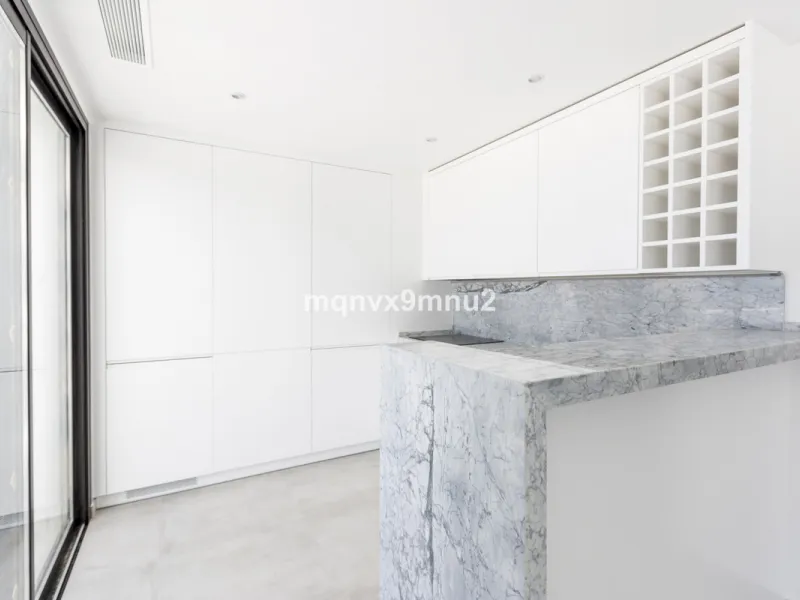 New contemporary villa built to the highest standard. Independent villa with a separate apartment on a 500m2 plot. 200meters to the beach. 10 mins walk to La Cala de Mijas. 20 minutes drive to Malaga airport.