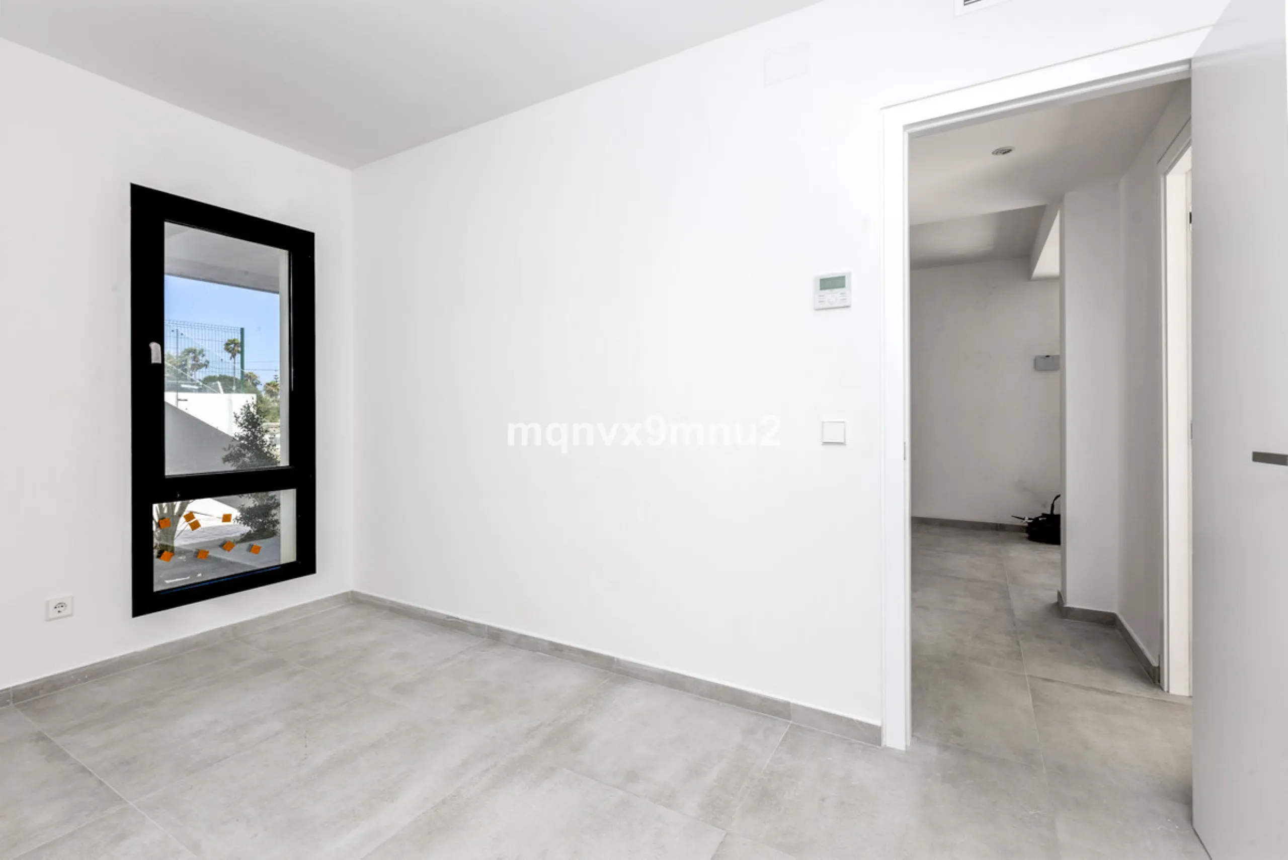 New contemporary villa built to the highest standard. Independent villa with a separate apartment on a 500m2 plot. 200meters to the beach. 10 mins walk to La Cala de Mijas. 20 minutes drive to Malaga airport.