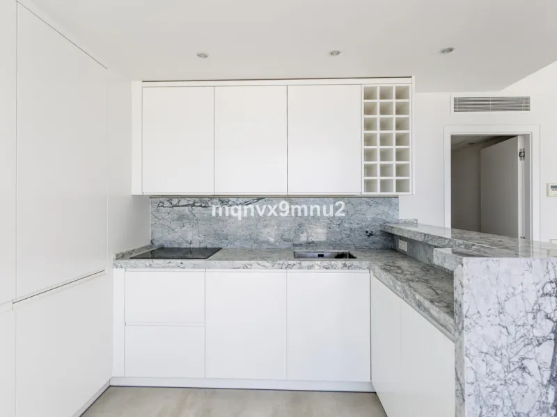 New contemporary villa built to the highest standard. Independent villa with a separate apartment on a 500m2 plot. 200meters to the beach. 10 mins walk to La Cala de Mijas. 20 minutes drive to Malaga airport.