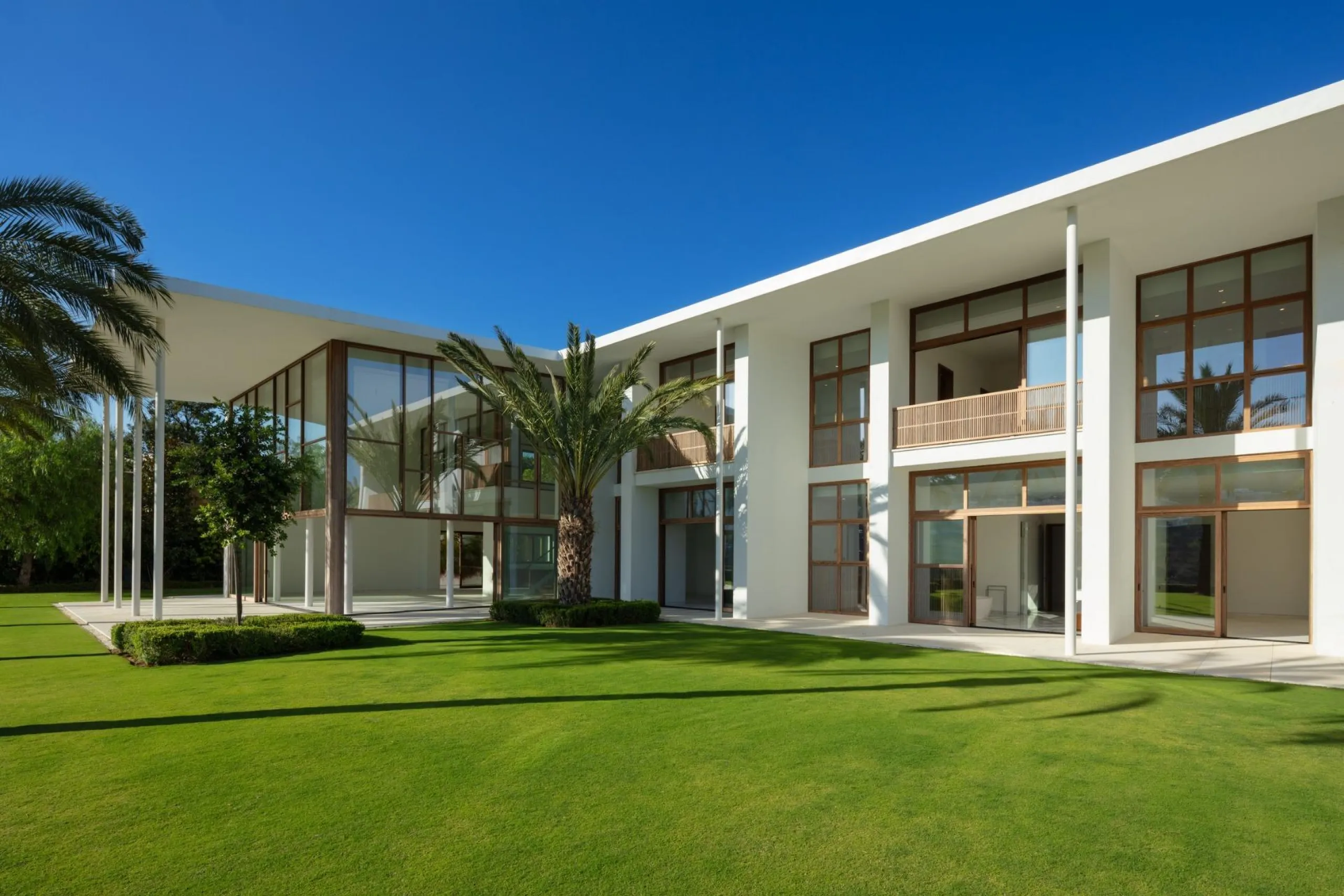 NEW BUILD EXCLUSIVE LUXURY VILLA AT FINCA CORTESÍN, CASARES& & This exceptional residence, exclusive to the Finca Cortesin resort, exudes a captivating blend of luxury and elegance. Designed by the renowned Jose Maria Sierra architects, this archite