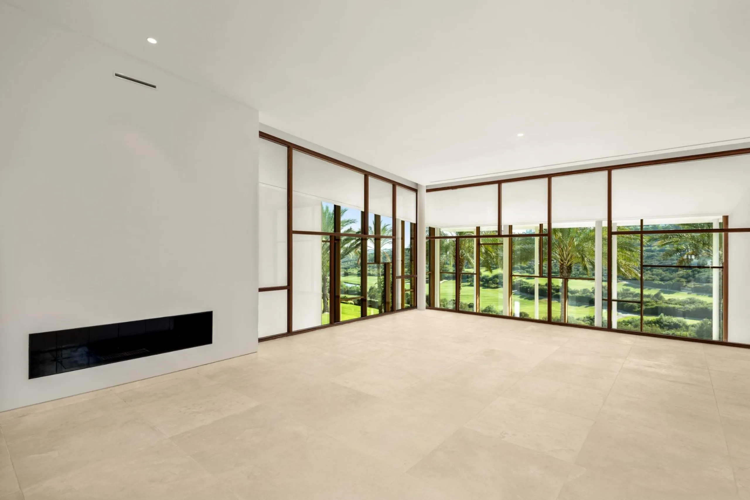 NEW BUILD EXCLUSIVE LUXURY VILLA AT FINCA CORTESÍN, CASARES& & This exceptional residence, exclusive to the Finca Cortesin resort, exudes a captivating blend of luxury and elegance. Designed by the renowned Jose Maria Sierra architects, this archite