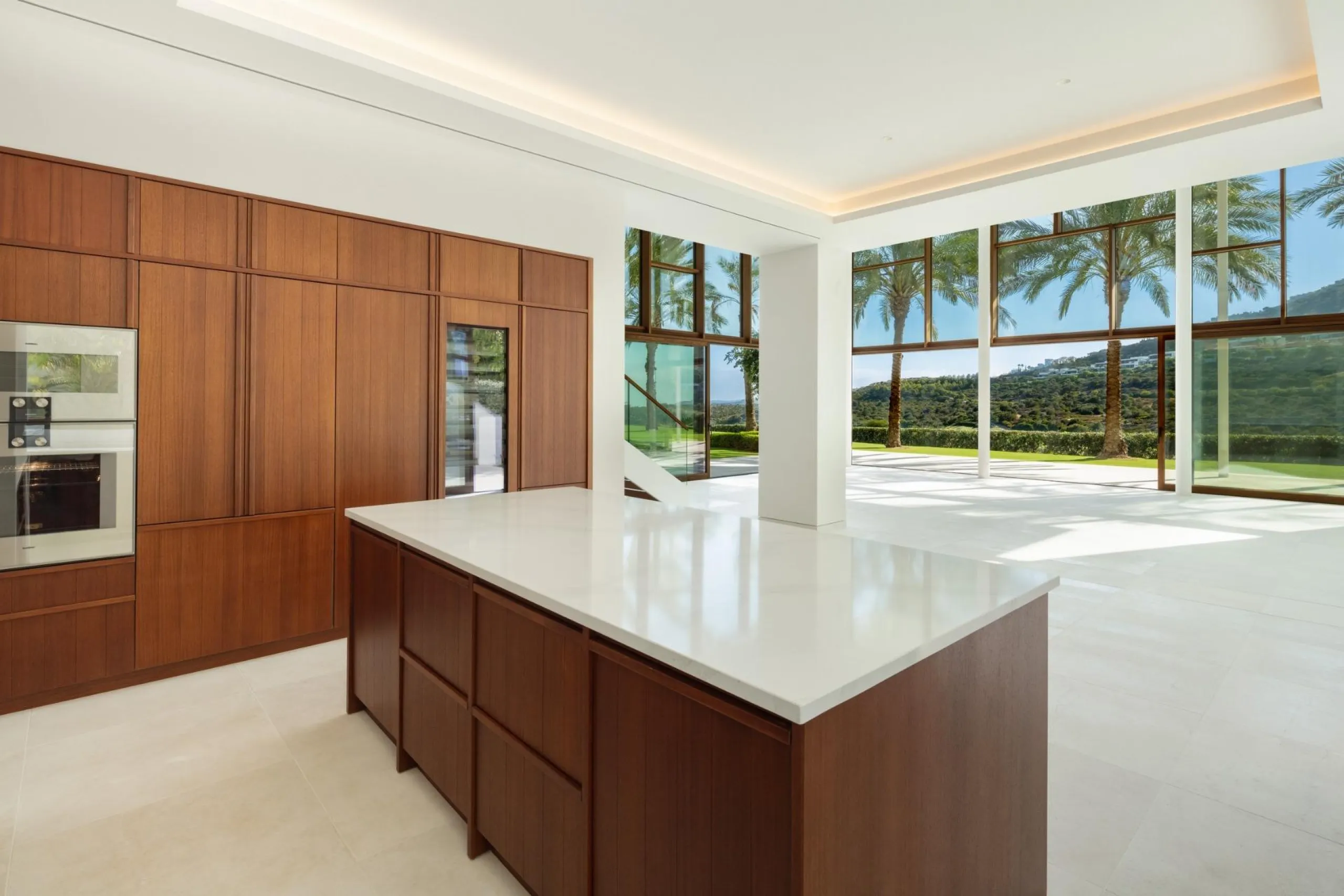 NEW BUILD EXCLUSIVE LUXURY VILLA AT FINCA CORTESÍN, CASARES& & This exceptional residence, exclusive to the Finca Cortesin resort, exudes a captivating blend of luxury and elegance. Designed by the renowned Jose Maria Sierra architects, this archite