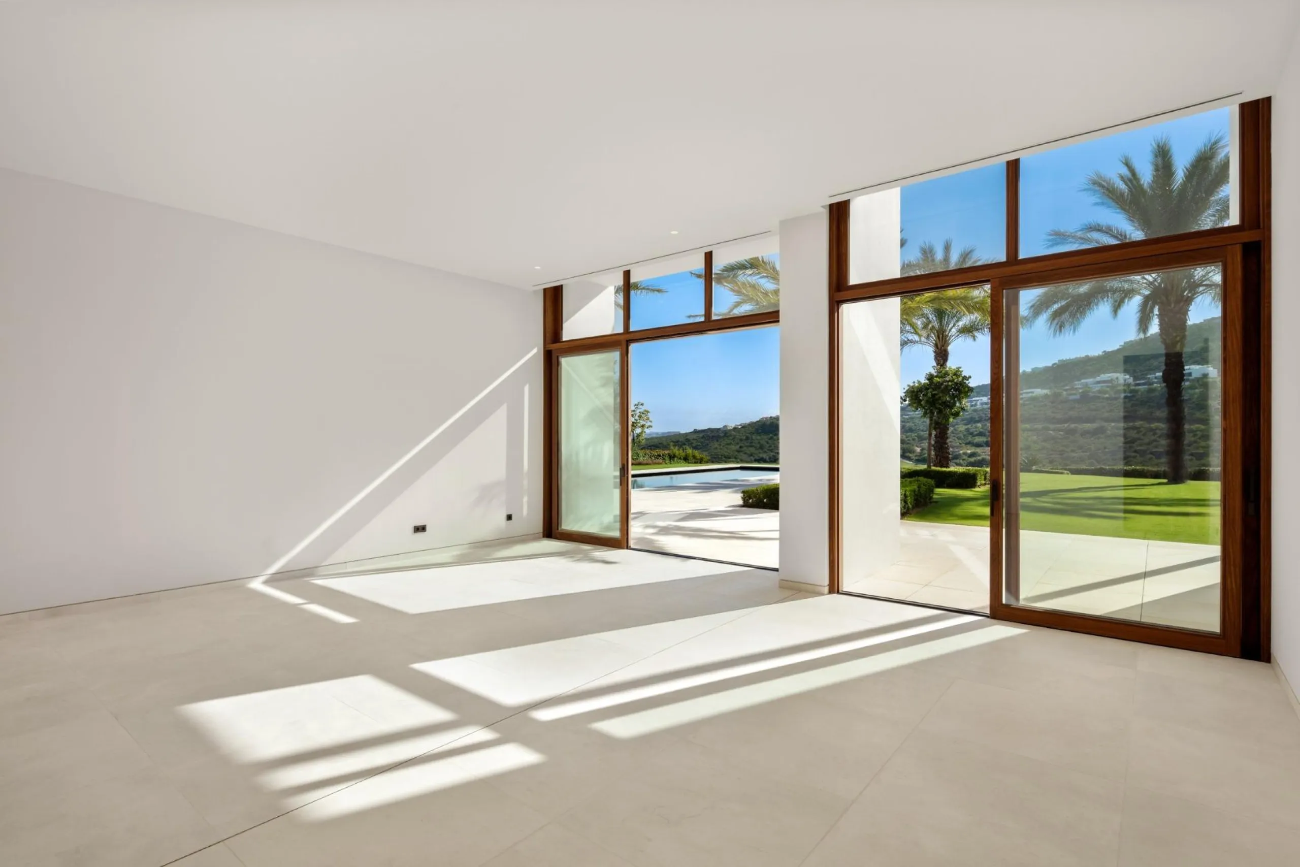 NEW BUILD EXCLUSIVE LUXURY VILLA AT FINCA CORTESÍN, CASARES& & This exceptional residence, exclusive to the Finca Cortesin resort, exudes a captivating blend of luxury and elegance. Designed by the renowned Jose Maria Sierra architects, this archite