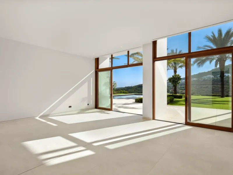 NEW BUILD EXCLUSIVE LUXURY VILLA AT FINCA CORTESÍN, CASARES& & This exceptional residence, exclusive to the Finca Cortesin resort, exudes a captivating blend of luxury and elegance. Designed by the renowned Jose Maria Sierra architects, this archite