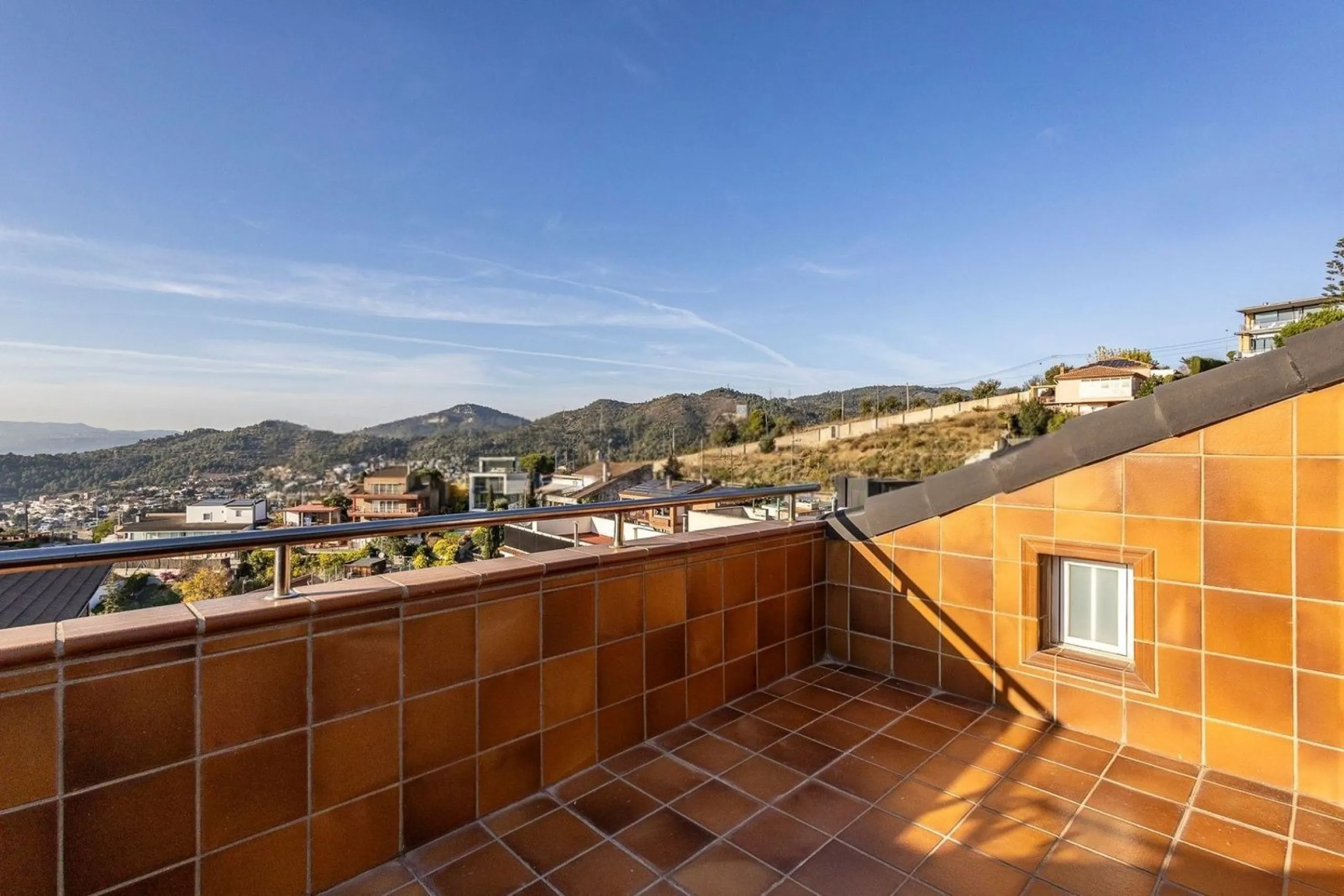 Роскошная вилла с панорамными видами и бассейном в Esplugues de Llobregat, Барселона