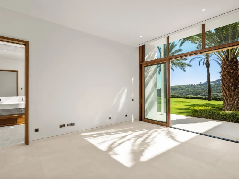 NEW BUILD EXCLUSIVE LUXURY VILLA AT FINCA CORTESÍN, CASARES& & This exceptional residence, exclusive to the Finca Cortesin resort, exudes a captivating blend of luxury and elegance. Designed by the renowned Jose Maria Sierra architects, this archite