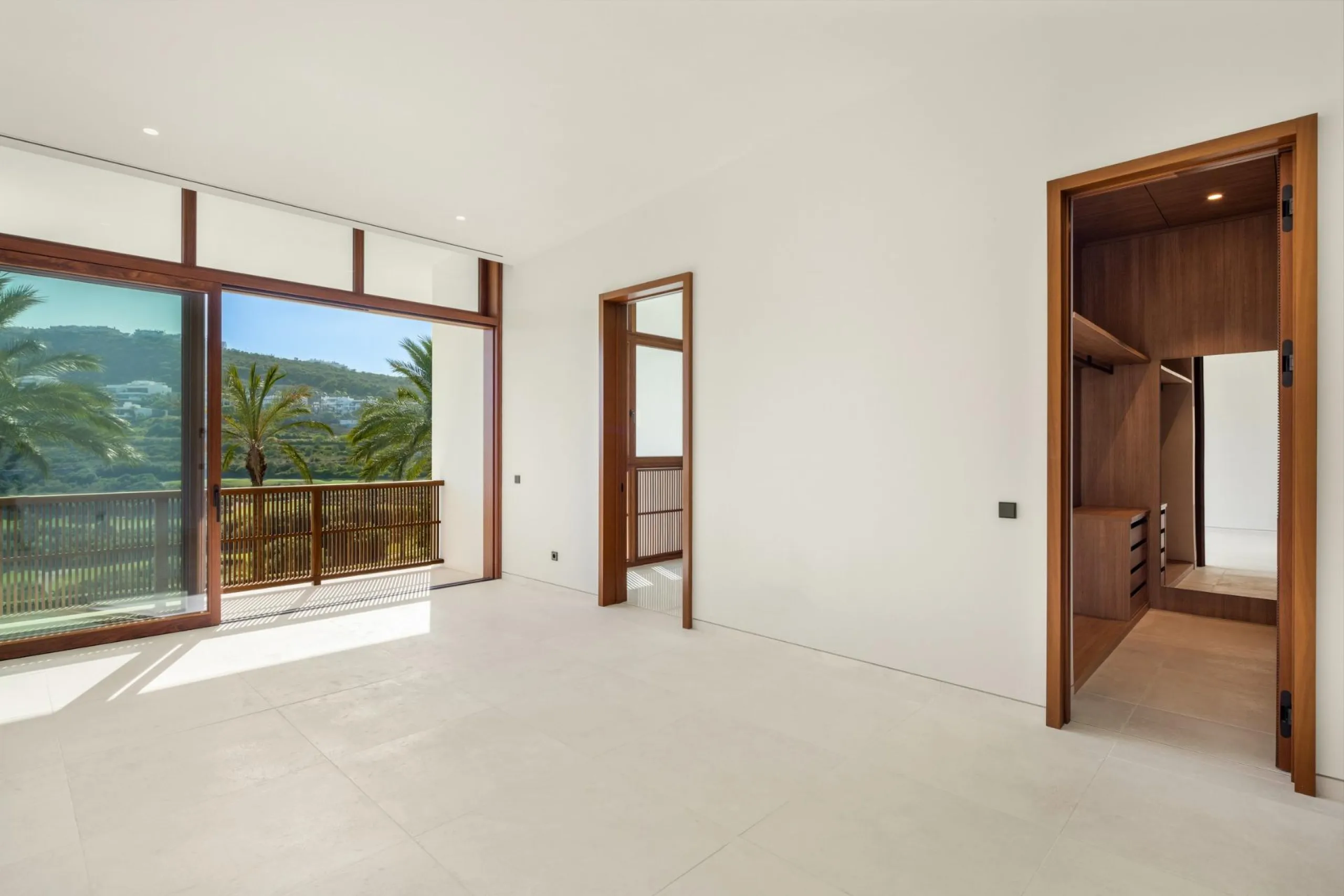 NEW BUILD EXCLUSIVE LUXURY VILLA AT FINCA CORTESÍN, CASARES& & This exceptional residence, exclusive to the Finca Cortesin resort, exudes a captivating blend of luxury and elegance. Designed by the renowned Jose Maria Sierra architects, this archite