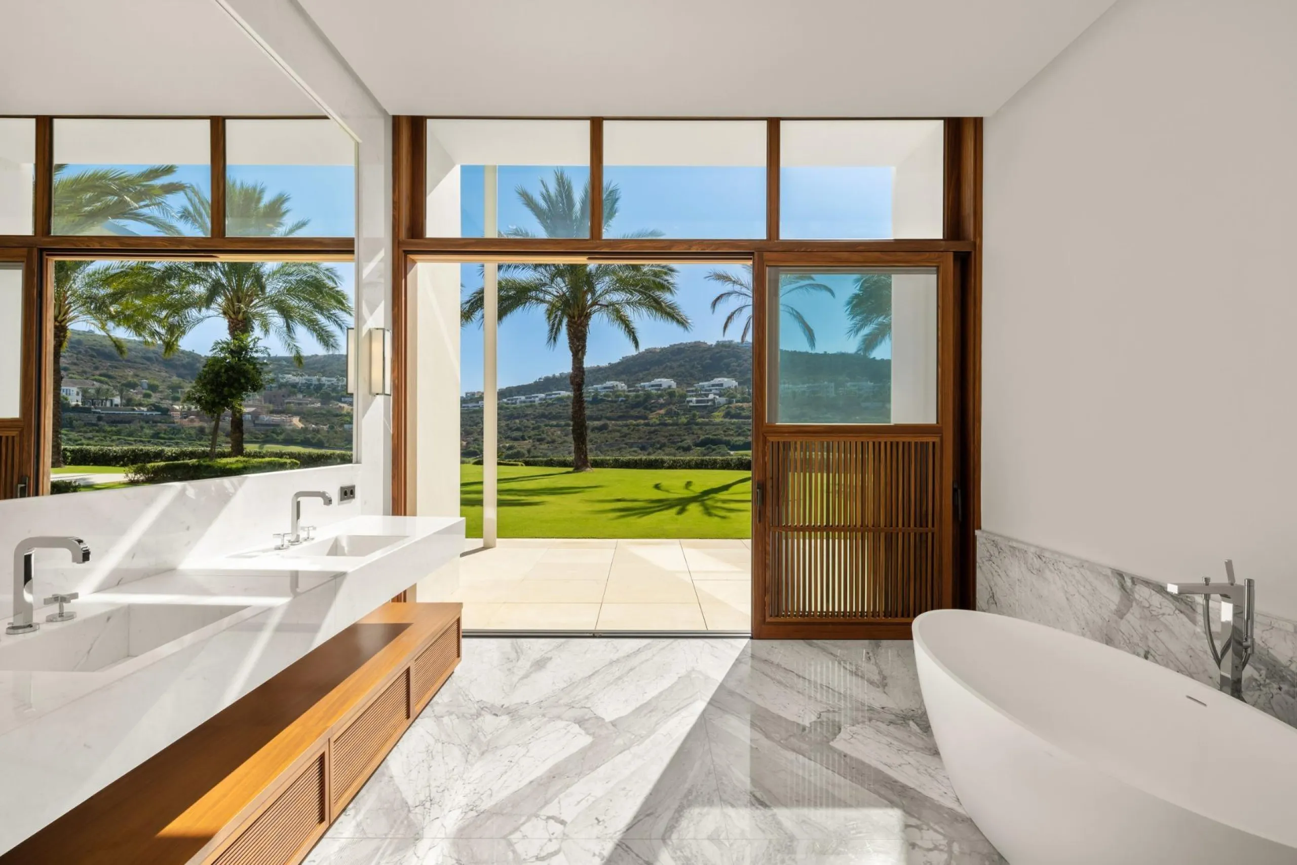 NEW BUILD EXCLUSIVE LUXURY VILLA AT FINCA CORTESÍN, CASARES& & This exceptional residence, exclusive to the Finca Cortesin resort, exudes a captivating blend of luxury and elegance. Designed by the renowned Jose Maria Sierra architects, this archite