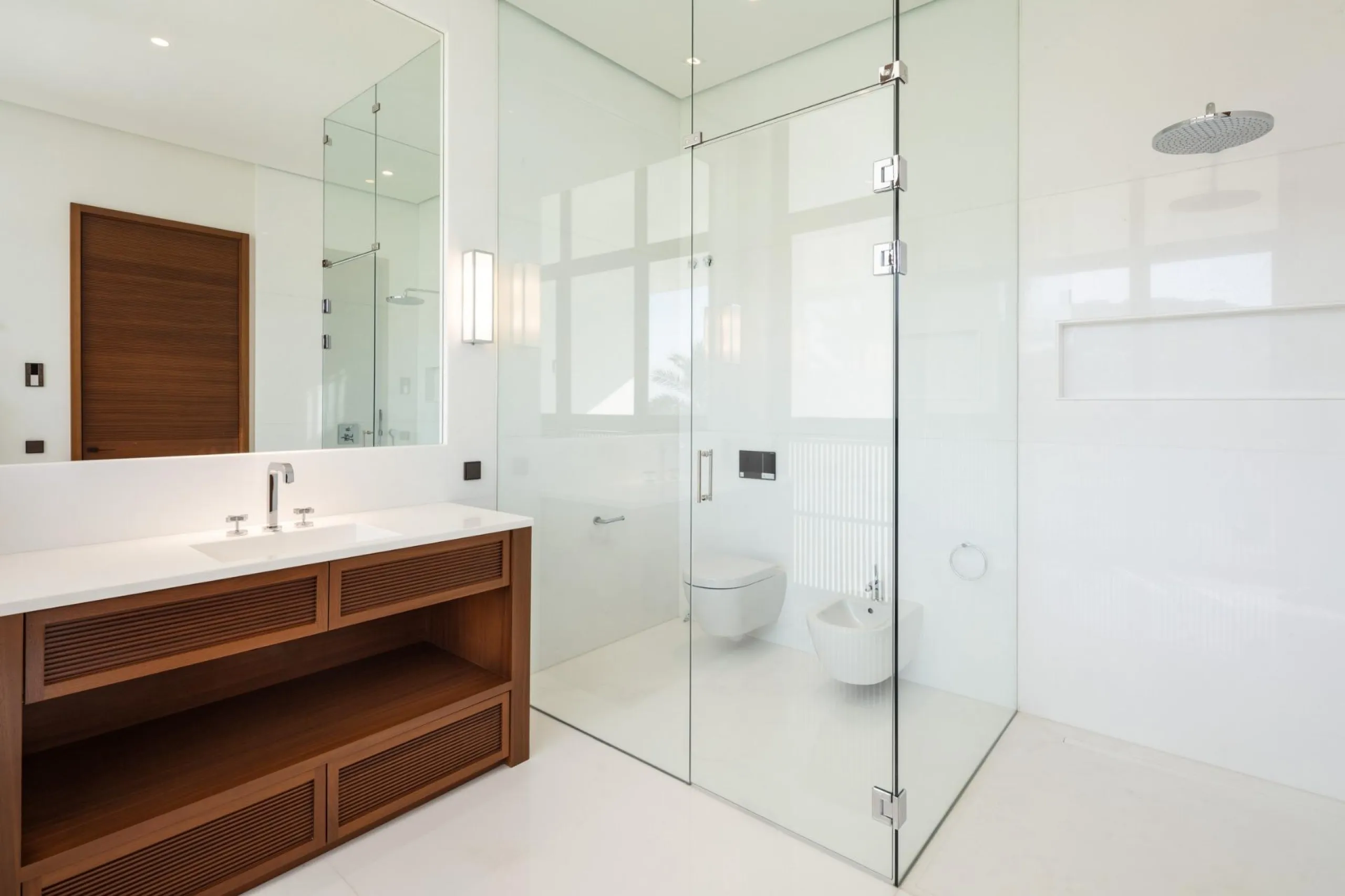 NEW BUILD EXCLUSIVE LUXURY VILLA AT FINCA CORTESÍN, CASARES& & This exceptional residence, exclusive to the Finca Cortesin resort, exudes a captivating blend of luxury and elegance. Designed by the renowned Jose Maria Sierra architects, this archite