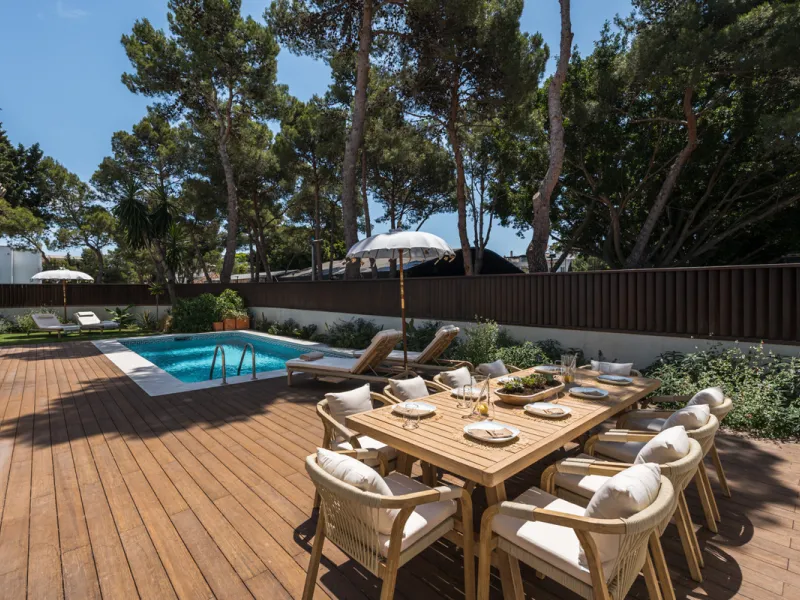 Casa Los Momentos is a refined and spacious 6-bedroom villa for sale located in the highly desirable Altos del Rodeo residential enclave, within Nueva Andalucia, just minutes from Puerto Banús and Marbella's top amenities. Spread across three levels with 