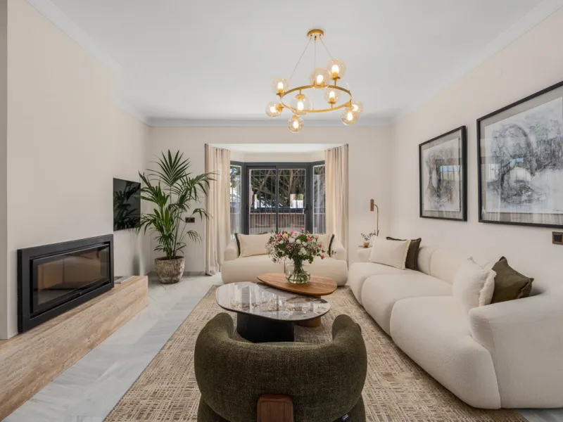 House - Detached Villa в продаже в Marbella, Málaga. В доме 6 спален и 6 ванных комнат. Площадь дома 315 м². Площадь участка 500 м²