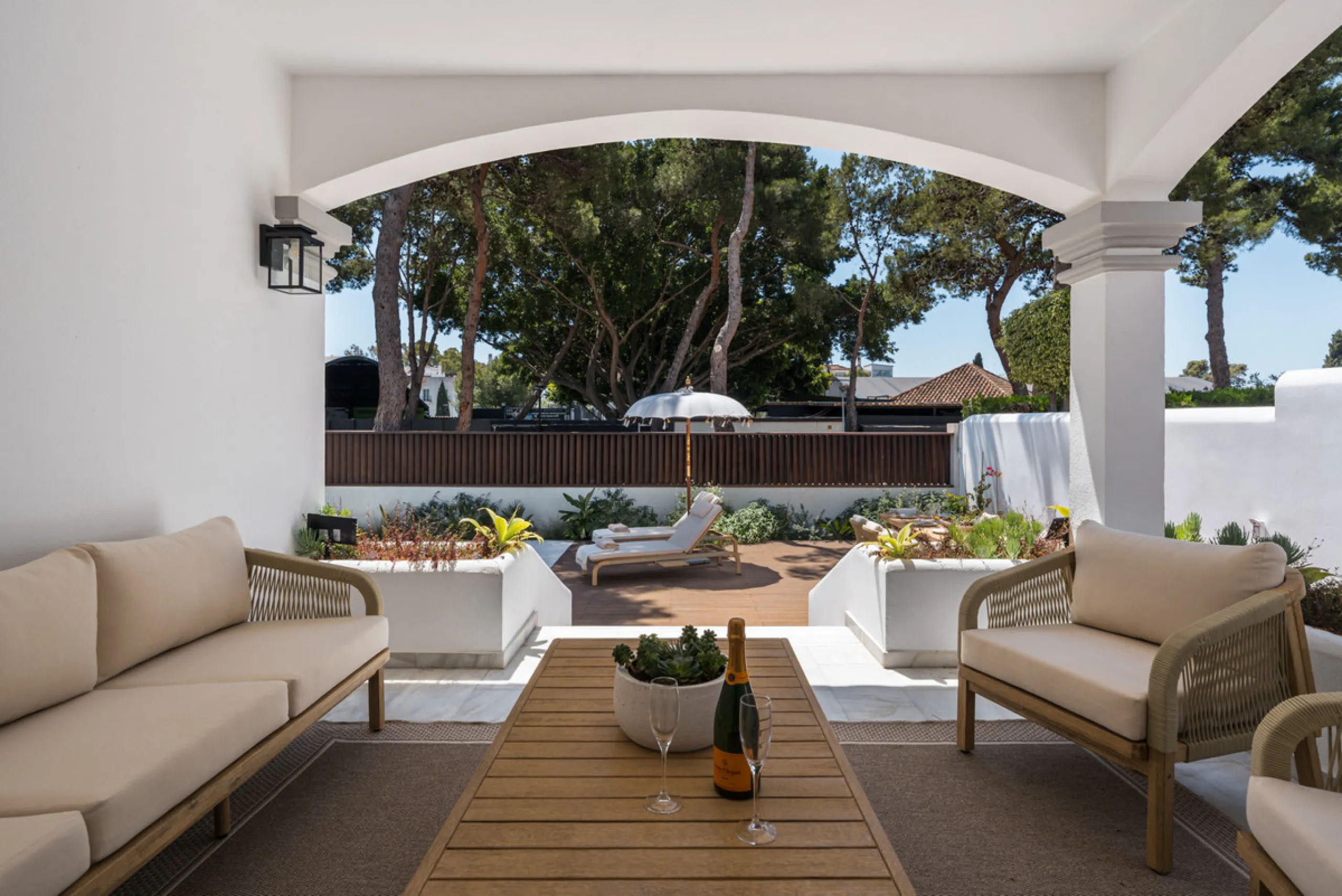 House - Detached Villa в продаже в Marbella, Málaga. В доме 6 спален и 6 ванных комнат. Площадь дома 315 м². Площадь участка 500 м²
