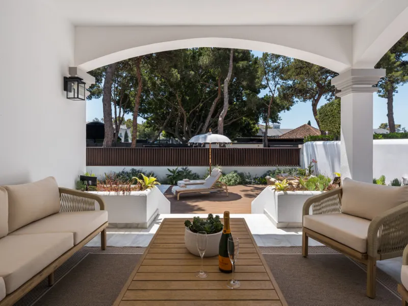 House - Detached Villa в продаже в Marbella, Málaga. В доме 6 спален и 6 ванных комнат. Площадь дома 315 м². Площадь участка 500 м²