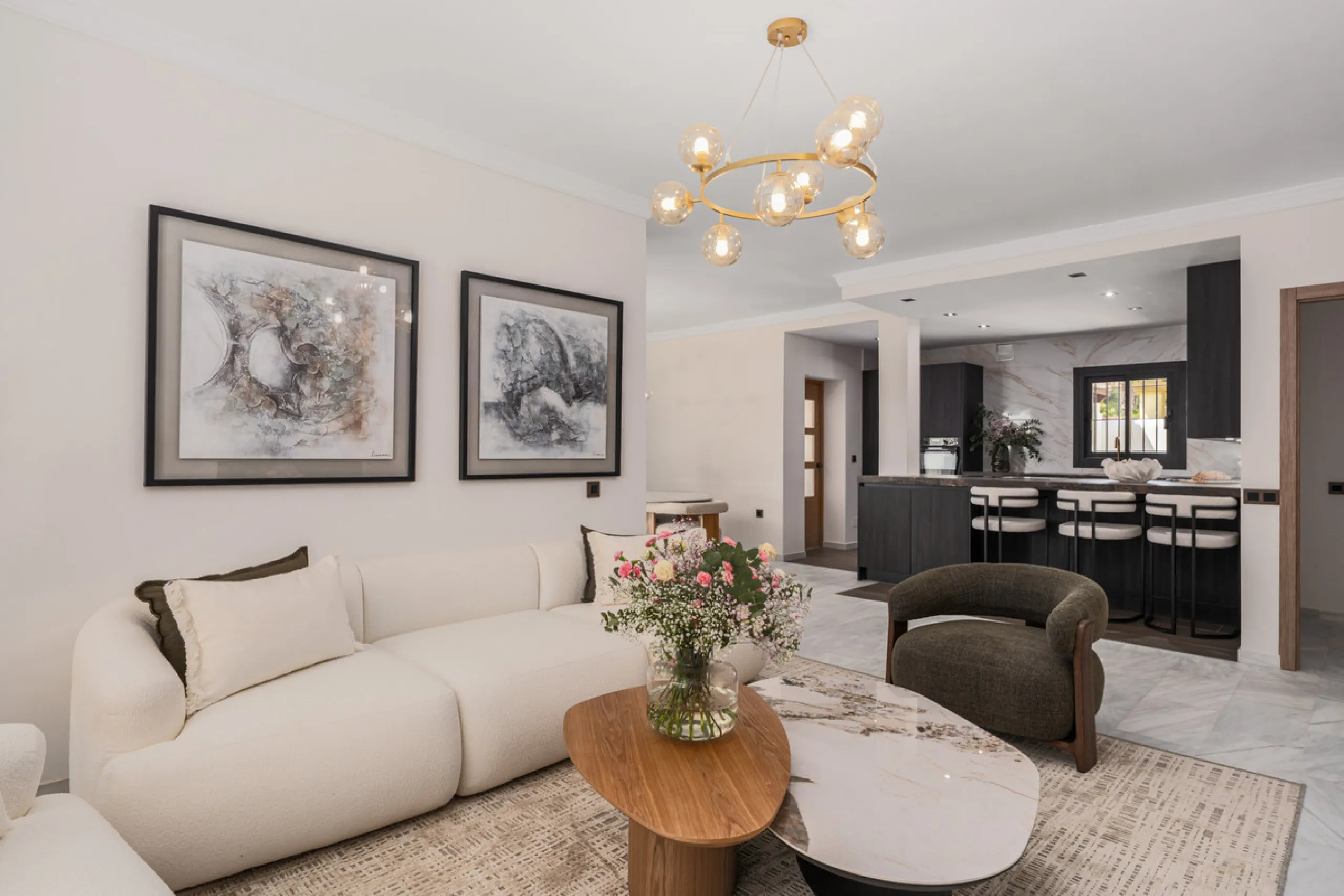 House - Detached Villa в продаже в Marbella, Málaga. В доме 6 спален и 6 ванных комнат. Площадь дома 315 м². Площадь участка 500 м²