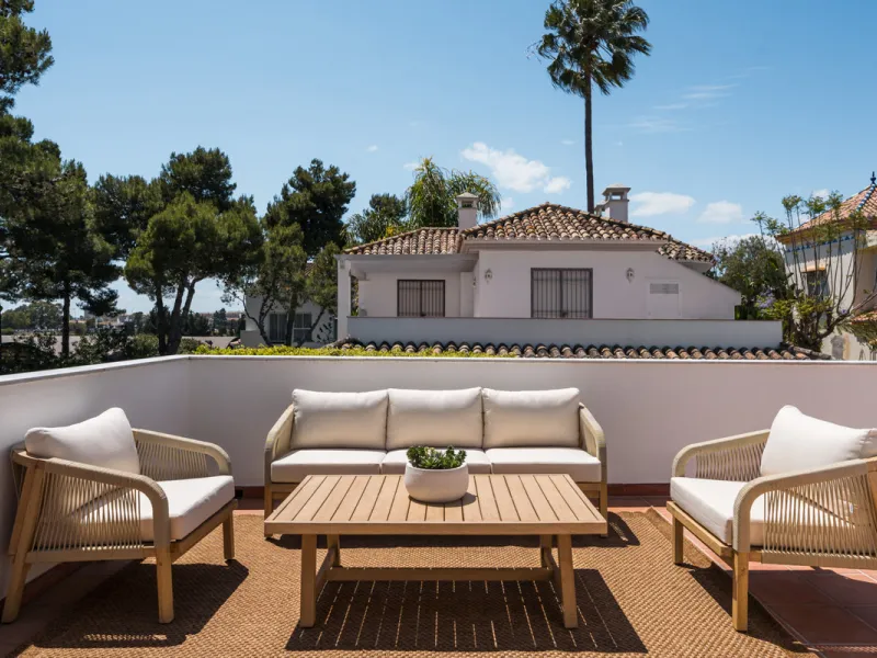 House - Detached Villa в продаже в Marbella, Málaga. В доме 6 спален и 6 ванных комнат. Площадь дома 315 м². Площадь участка 500 м²
