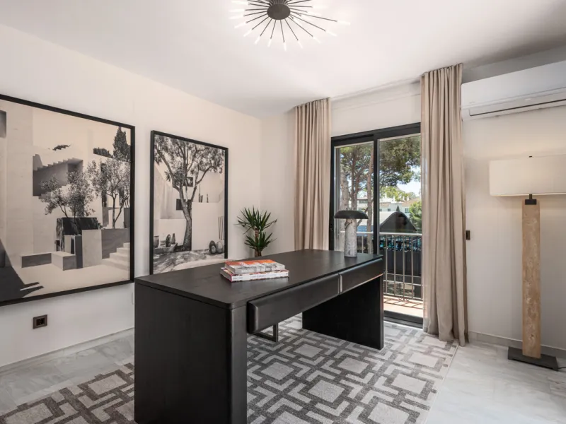 House - Detached Villa в продаже в Marbella, Málaga. В доме 6 спален и 6 ванных комнат. Площадь дома 315 м². Площадь участка 500 м²