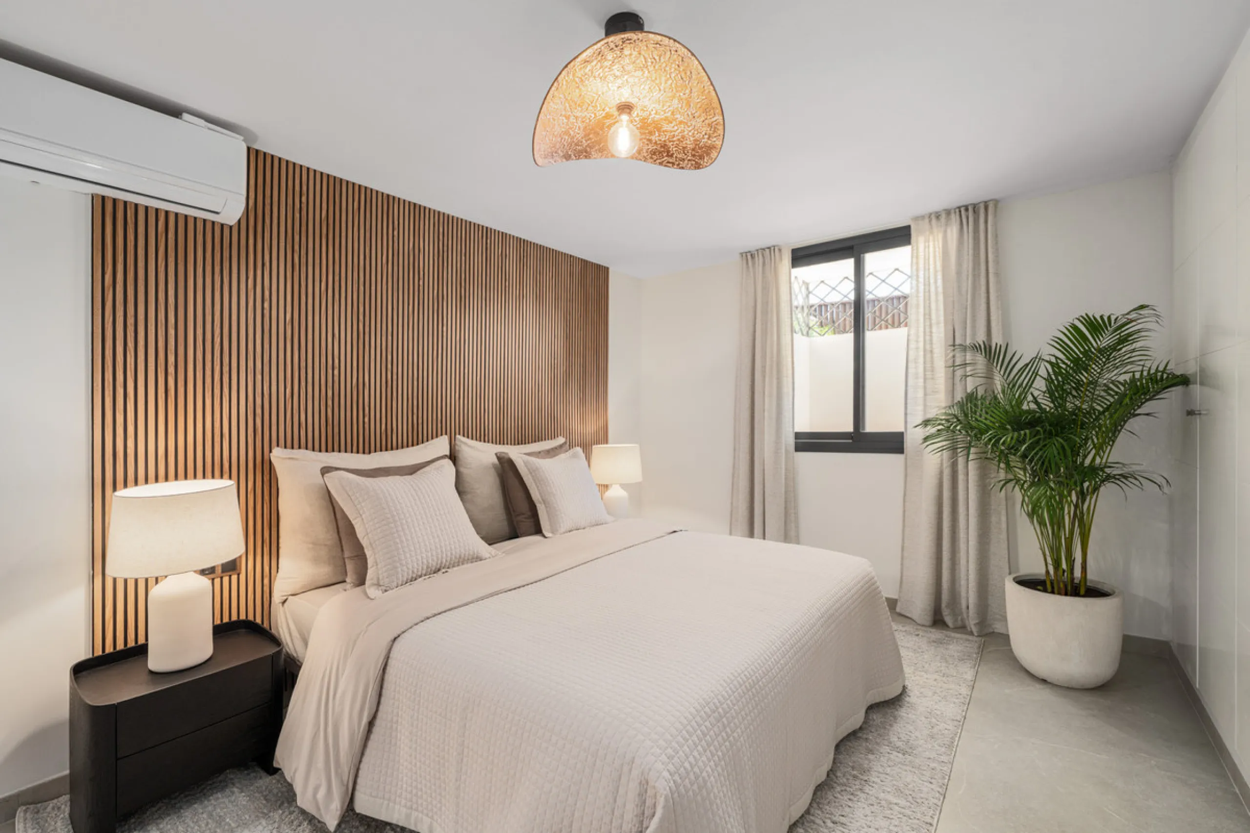 House - Detached Villa в продаже в Marbella, Málaga. В доме 6 спален и 6 ванных комнат. Площадь дома 315 м². Площадь участка 500 м²