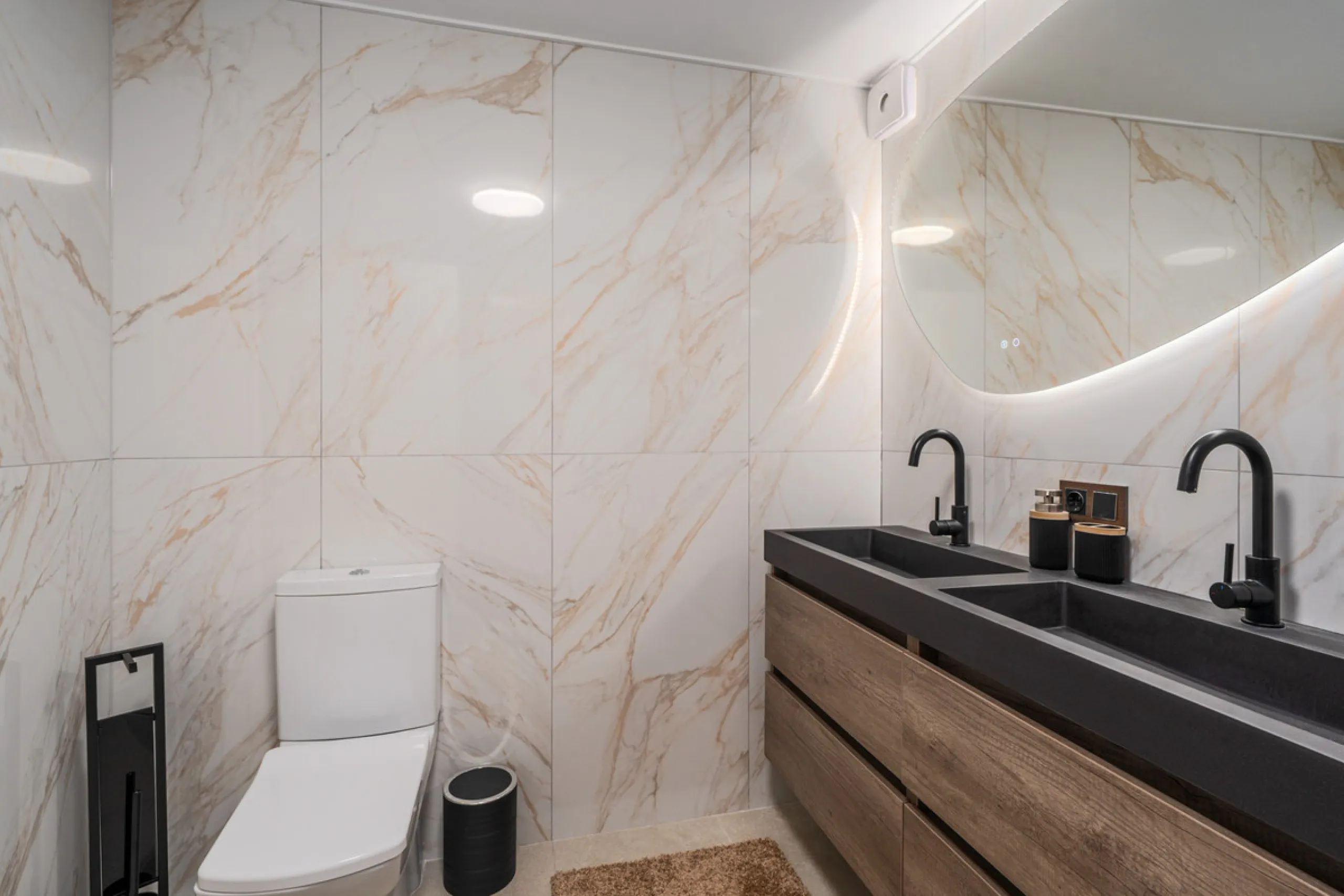 House - Detached Villa в продаже в Marbella, Málaga. В доме 6 спален и 6 ванных комнат. Площадь дома 315 м². Площадь участка 500 м²