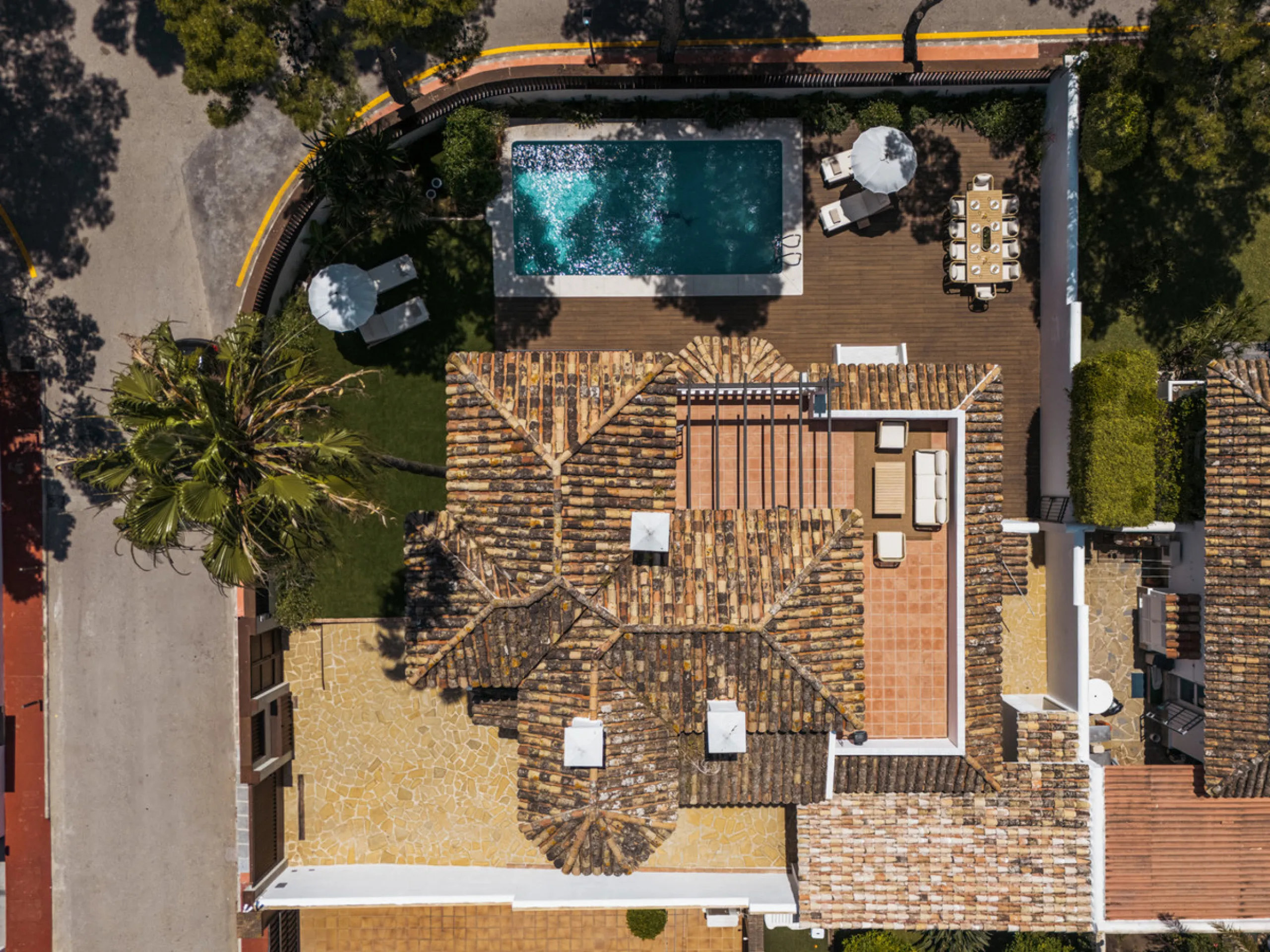 House - Detached Villa в продаже в Marbella, Málaga. В доме 6 спален и 6 ванных комнат. Площадь дома 315 м². Площадь участка 500 м²