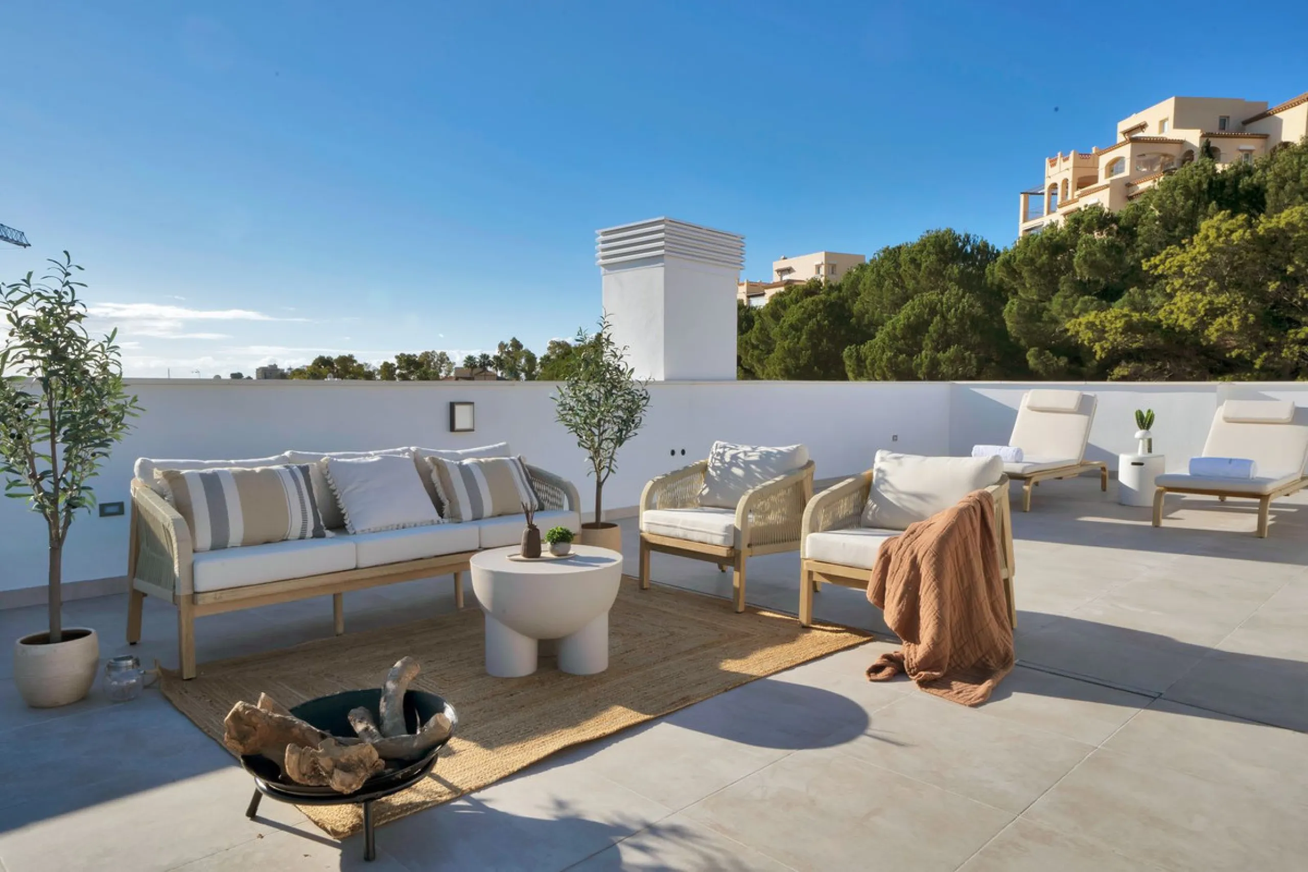 Welcome to a stunning property that celebrates the spirit of the Costa del Sol.
