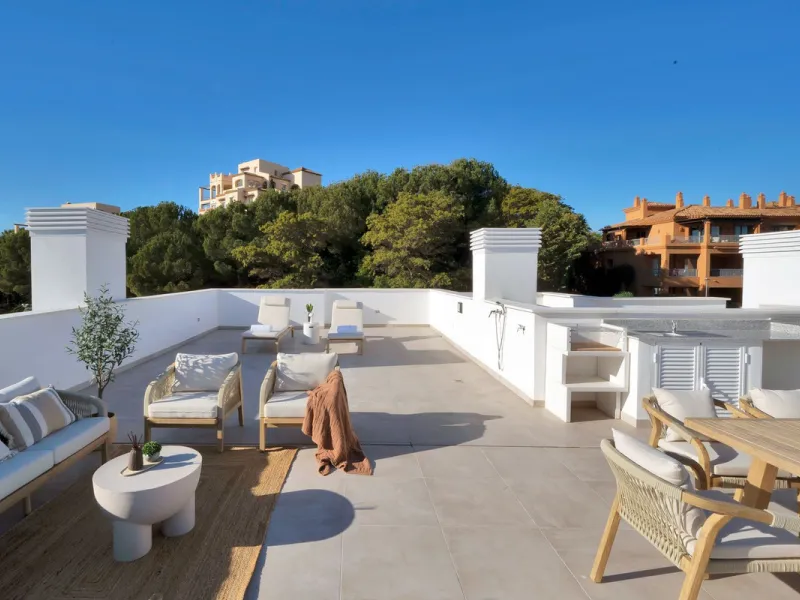 Welcome to a stunning property that celebrates the spirit of the Costa del Sol.