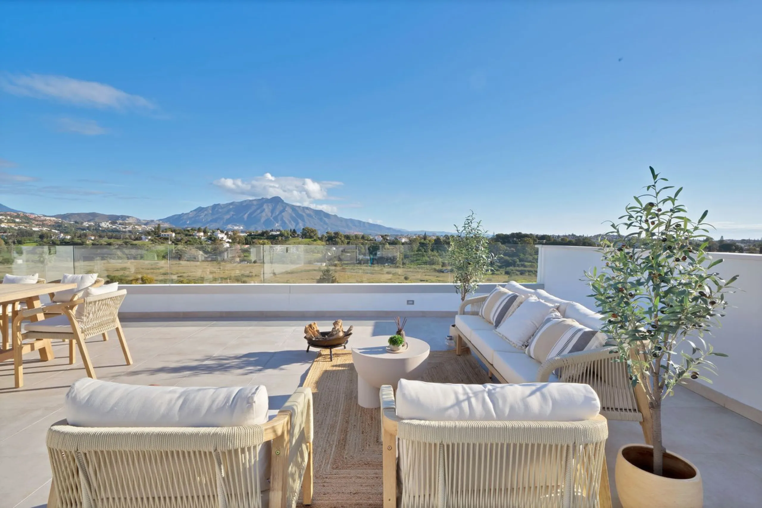 Welcome to a stunning property that celebrates the spirit of the Costa del Sol.