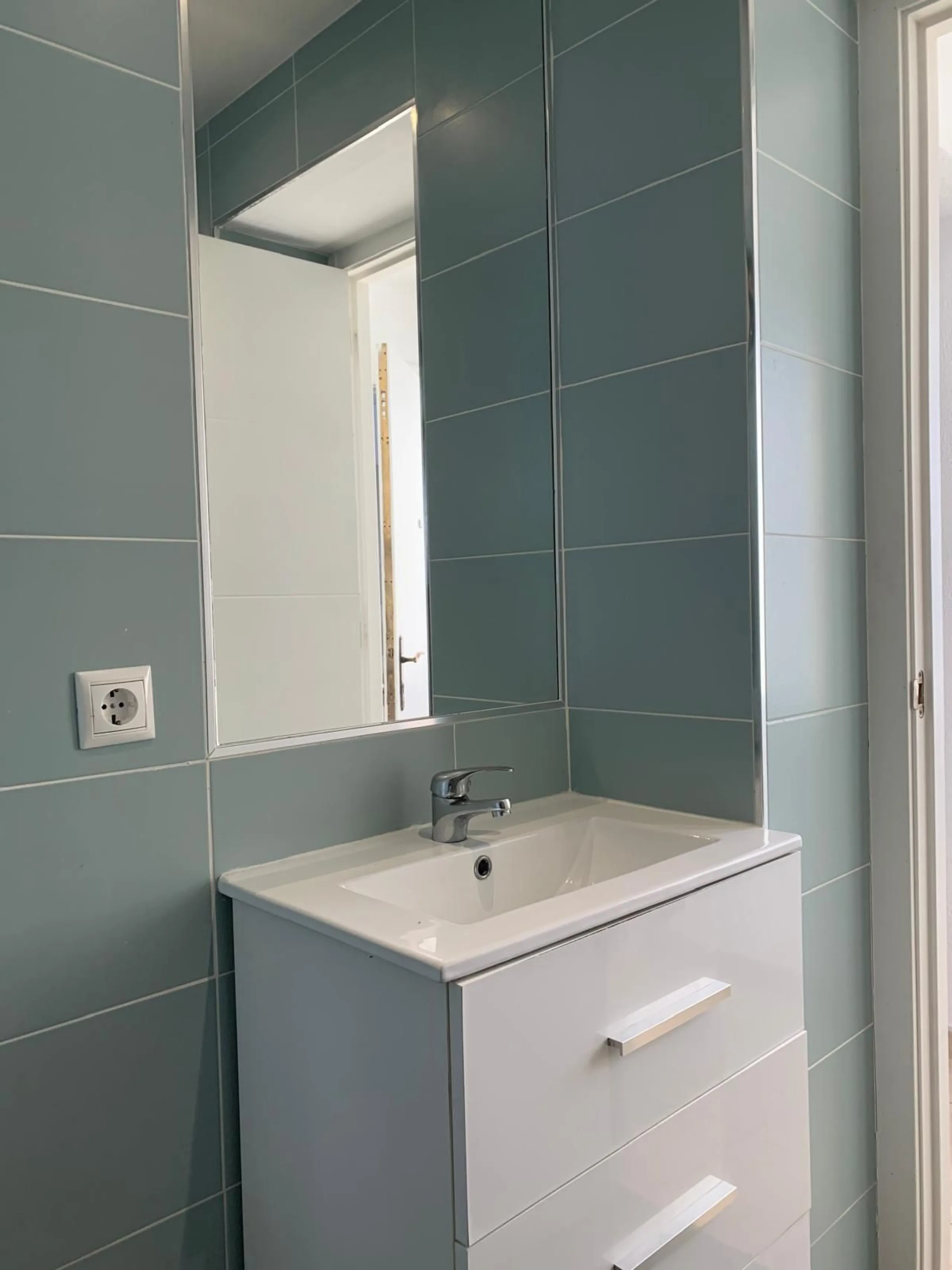 Front line: 2 bedrooms in Rocas del Mar