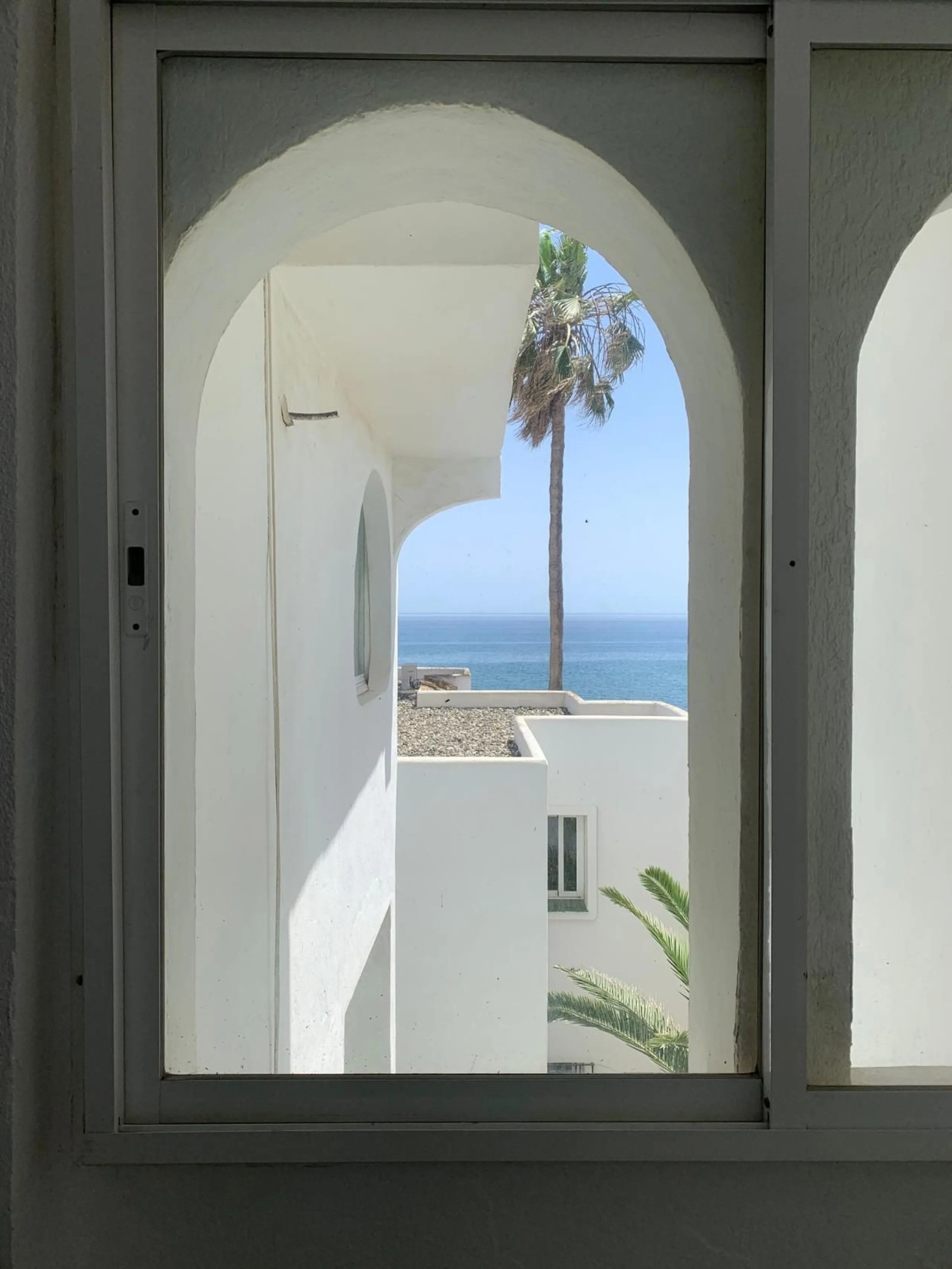 Front line: 2 bedrooms in Rocas del Mar