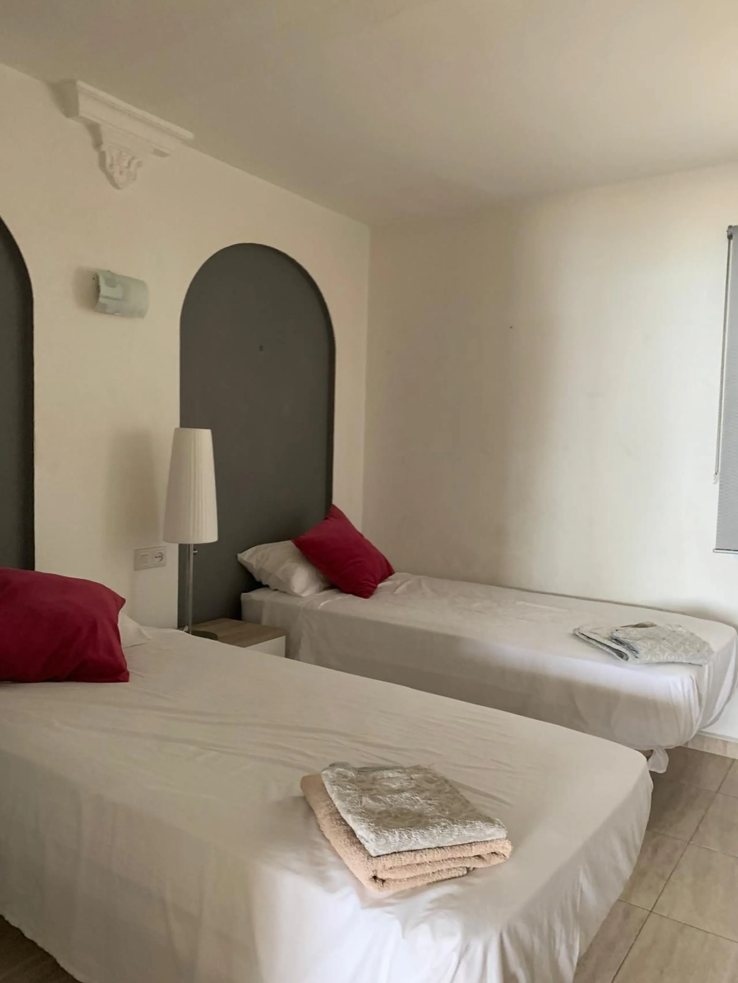 Front line: 2 bedrooms in Rocas del Mar