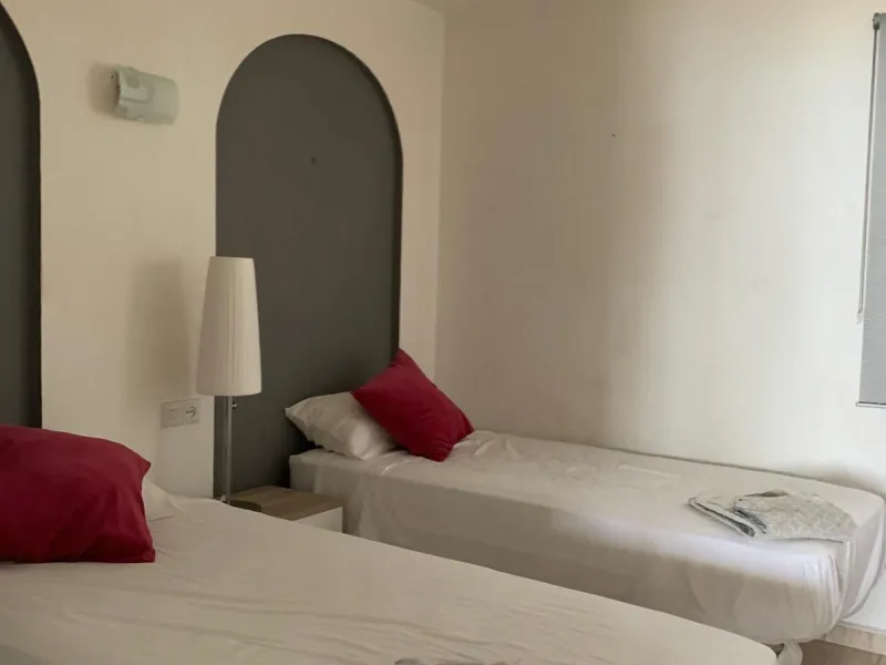 Front line: 2 bedrooms in Rocas del Mar