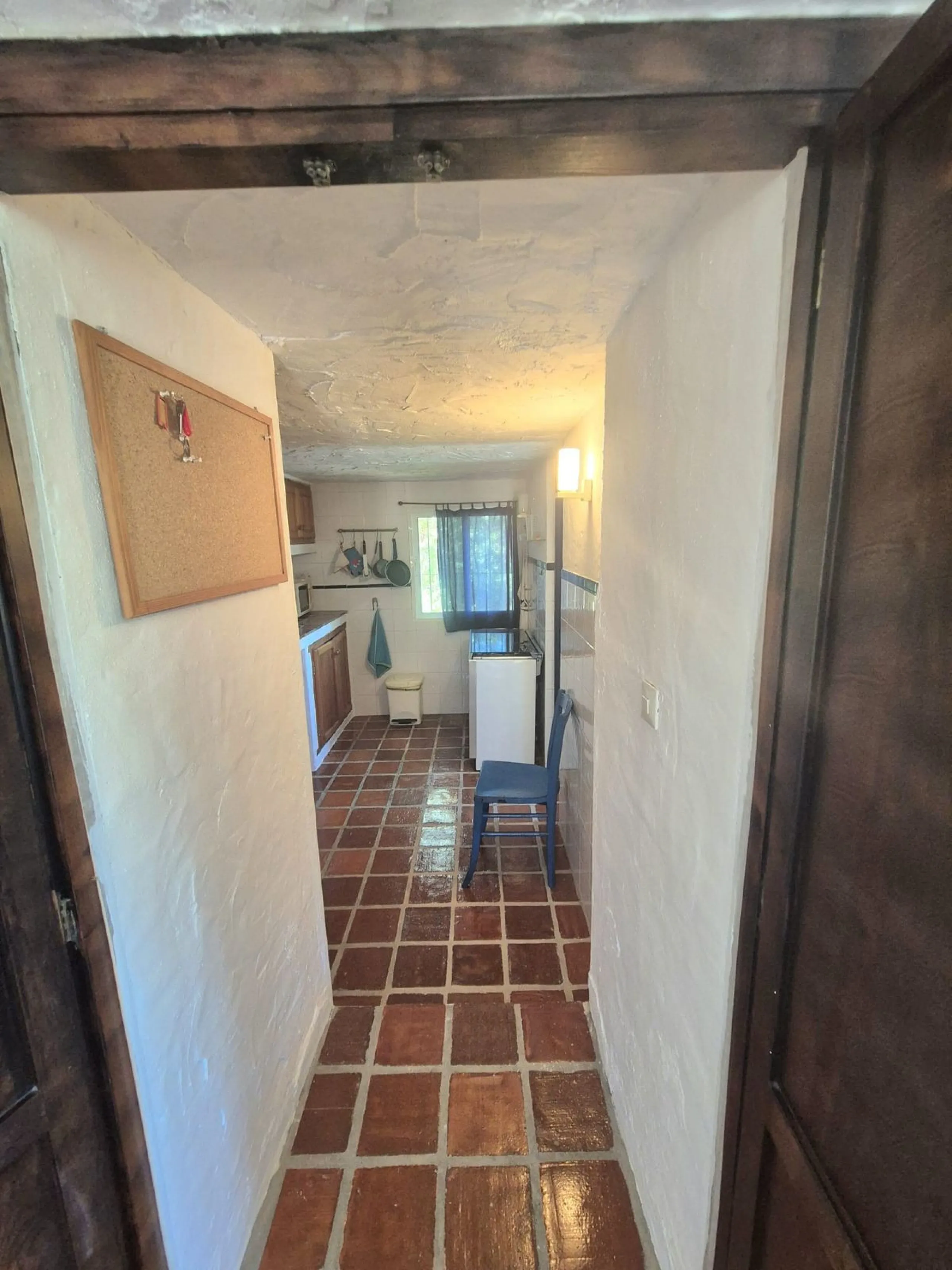 A fantastic opportunity to acquire this fantastic property located only 7 minute drive from the main road into Alhaurin el Grande. Mostly tarmac and the last 2 minutes the road is a mixture of stone and concrete it is a lovely nature getaway. The property