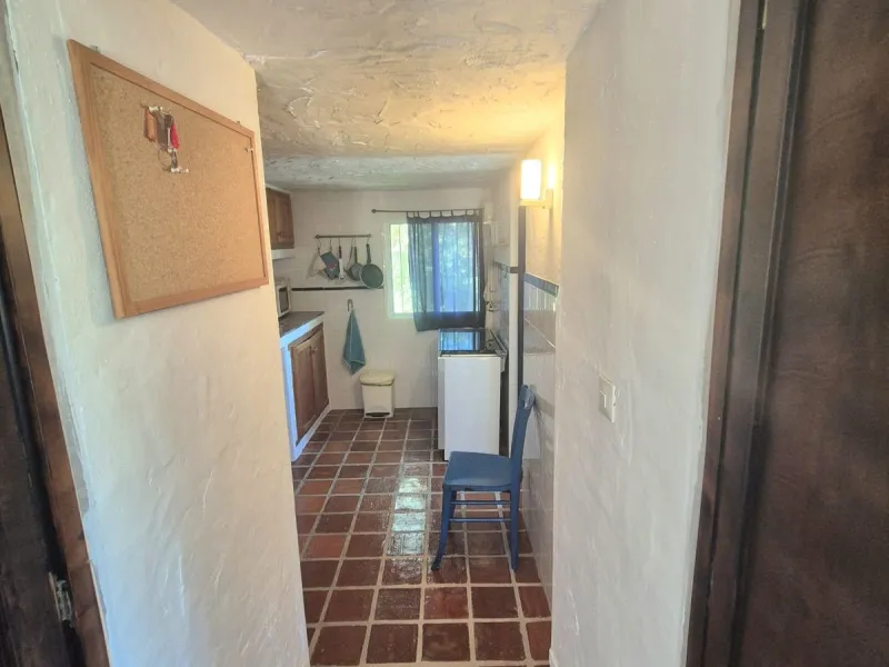 A fantastic opportunity to acquire this fantastic property located only 7 minute drive from the main road into Alhaurin el Grande. Mostly tarmac and the last 2 minutes the road is a mixture of stone and concrete it is a lovely nature getaway. The property
