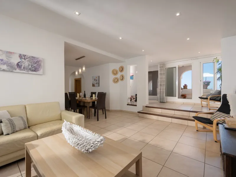 Imagine waking up metres away from the sea in a Front-line Beach apartment. This spacious 3-bedroom, 2-bathroom gem is designed for comfort and convenience, featuring a fully fitted kitchen that flows seamlessly into the open-plan living and dining area. 