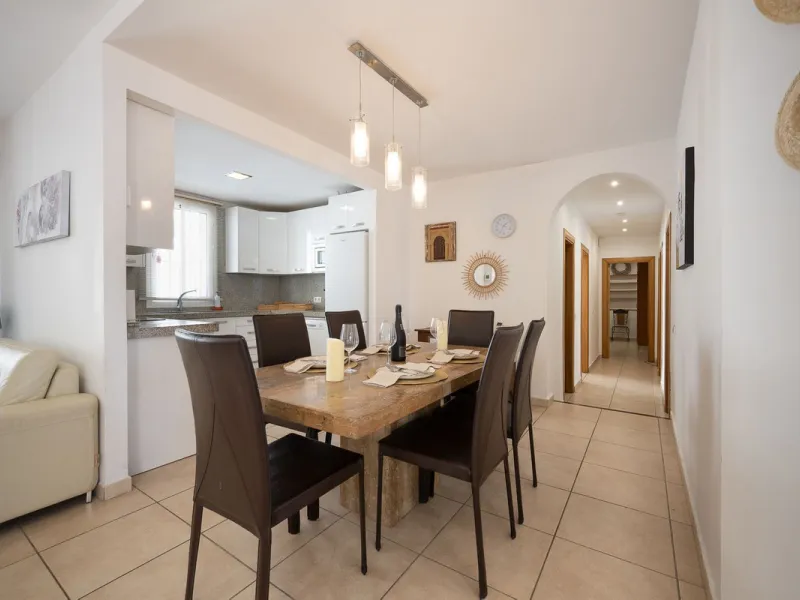 Imagine waking up metres away from the sea in a Front-line Beach apartment. This spacious 3-bedroom, 2-bathroom gem is designed for comfort and convenience, featuring a fully fitted kitchen that flows seamlessly into the open-plan living and dining area. 