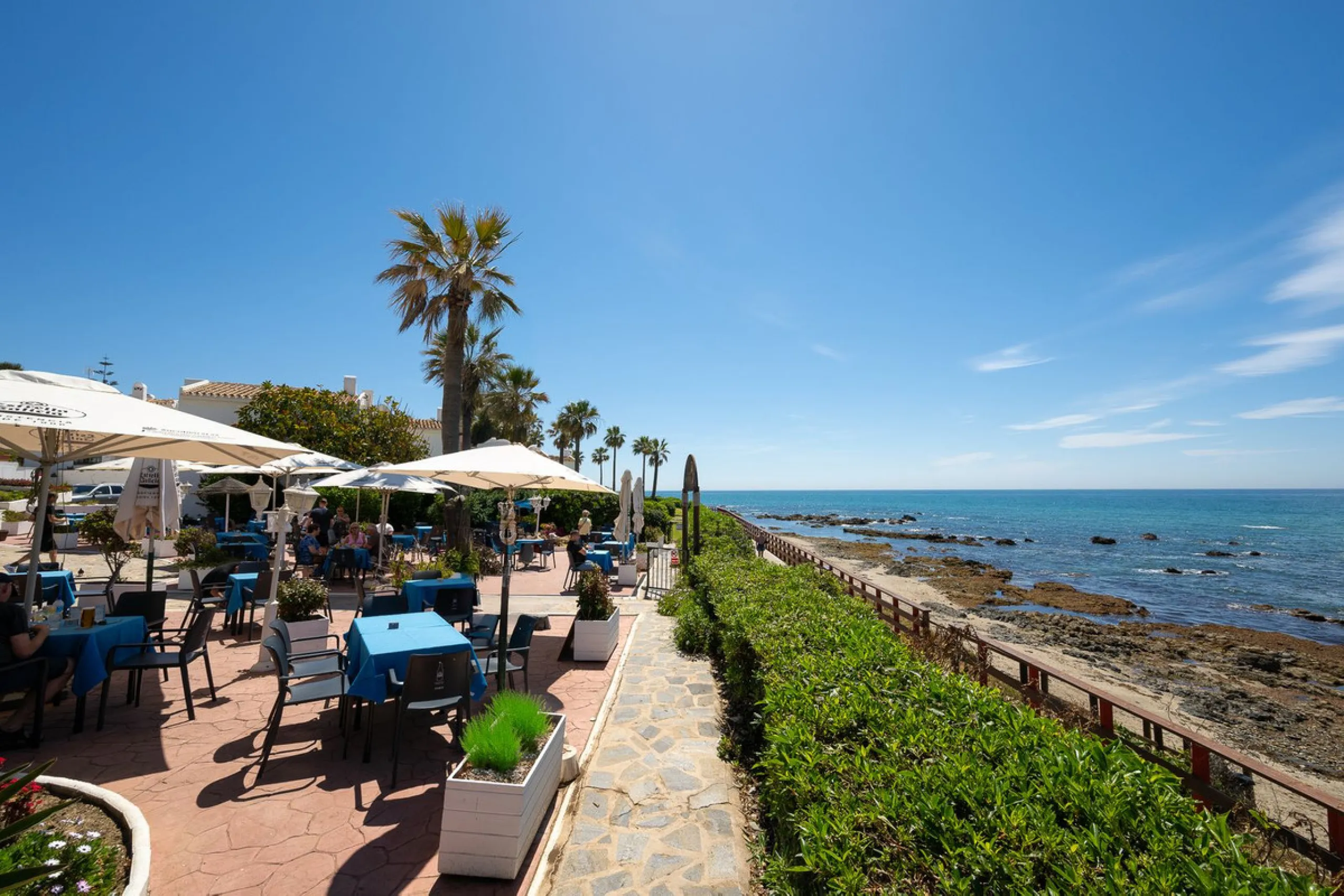 Imagine waking up metres away from the sea in a Front-line Beach apartment. This spacious 3-bedroom, 2-bathroom gem is designed for comfort and convenience, featuring a fully fitted kitchen that flows seamlessly into the open-plan living and dining area. 