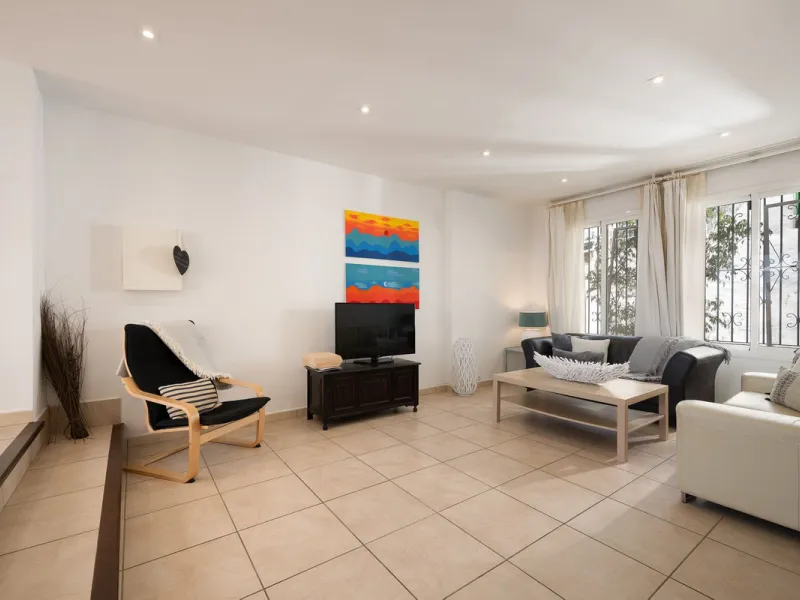Imagine waking up metres away from the sea in a Front-line Beach apartment. This spacious 3-bedroom, 2-bathroom gem is designed for comfort and convenience, featuring a fully fitted kitchen that flows seamlessly into the open-plan living and dining area. 