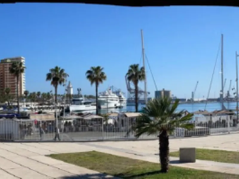 Apartment - Middle Floor Apartment в продаже в Málaga, Málaga. В доме 4 спален и 3 ванных комнат. Площадь дома 162 м²
