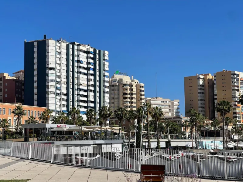 Apartment - Middle Floor Apartment в продаже в Málaga, Málaga. В доме 4 спален и 3 ванных комнат. Площадь дома 162 м²