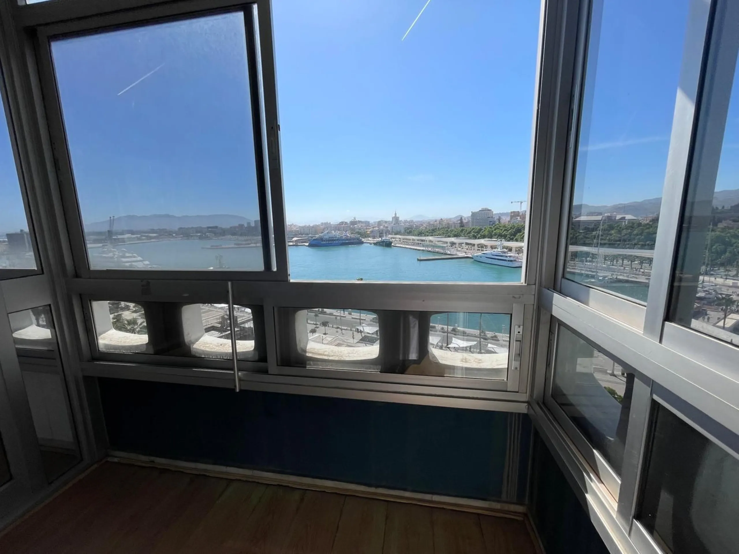 Apartment - Middle Floor Apartment в продаже в Málaga, Málaga. В доме 4 спален и 3 ванных комнат. Площадь дома 162 м²
