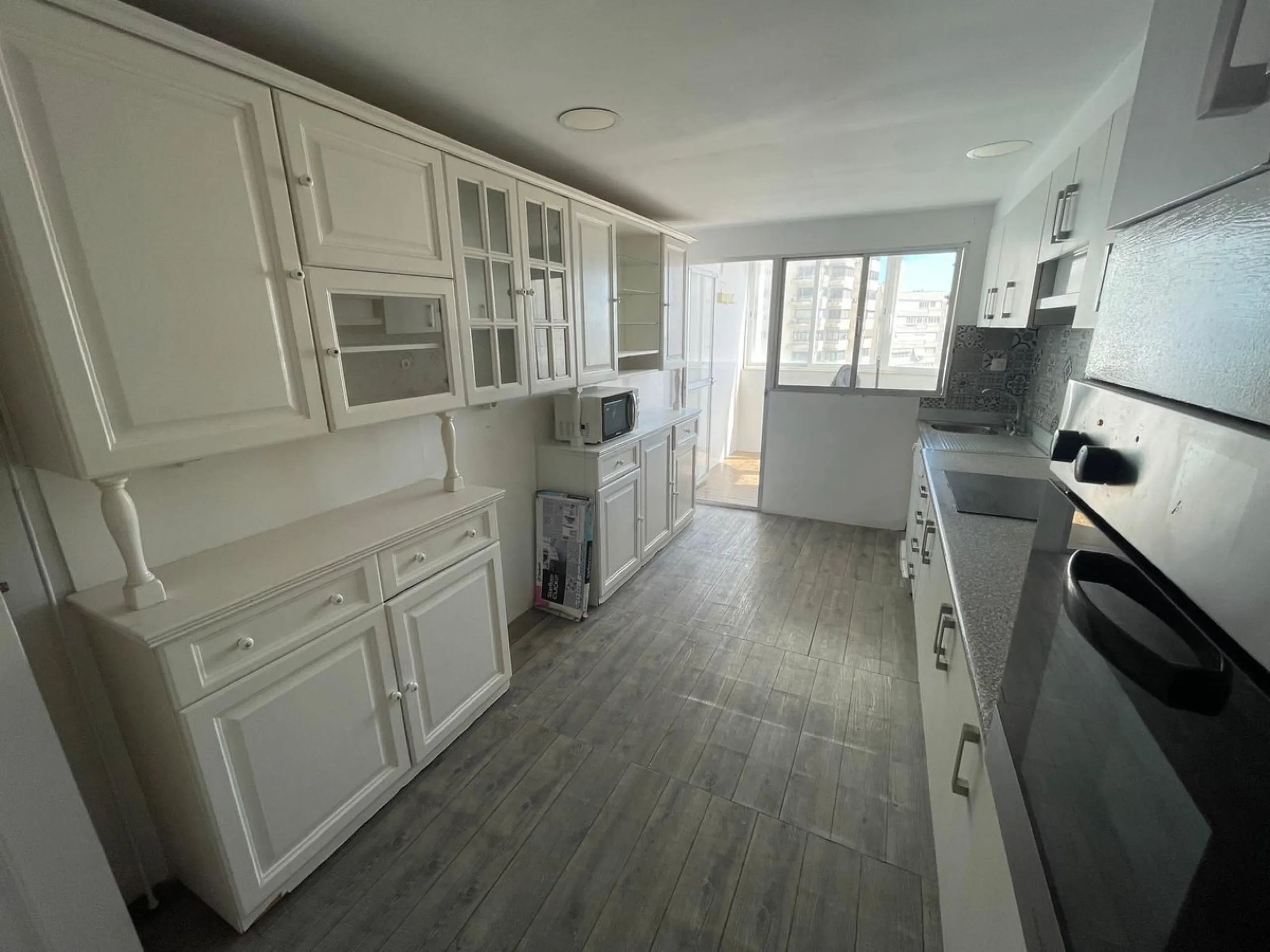 Apartment - Middle Floor Apartment в продаже в Málaga, Málaga. В доме 4 спален и 3 ванных комнат. Площадь дома 162 м²