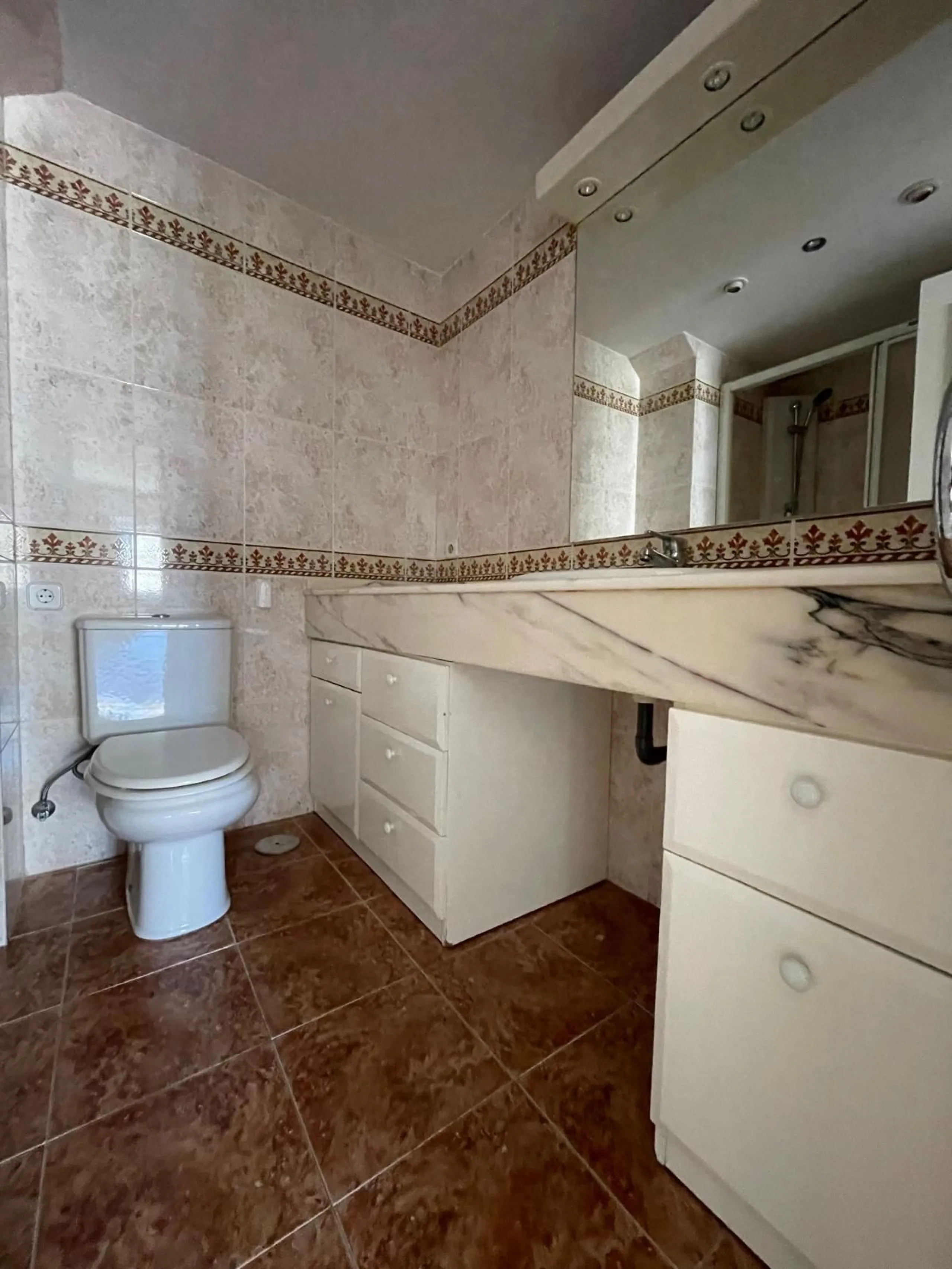 Apartment - Middle Floor Apartment в продаже в Málaga, Málaga. В доме 4 спален и 3 ванных комнат. Площадь дома 162 м²
