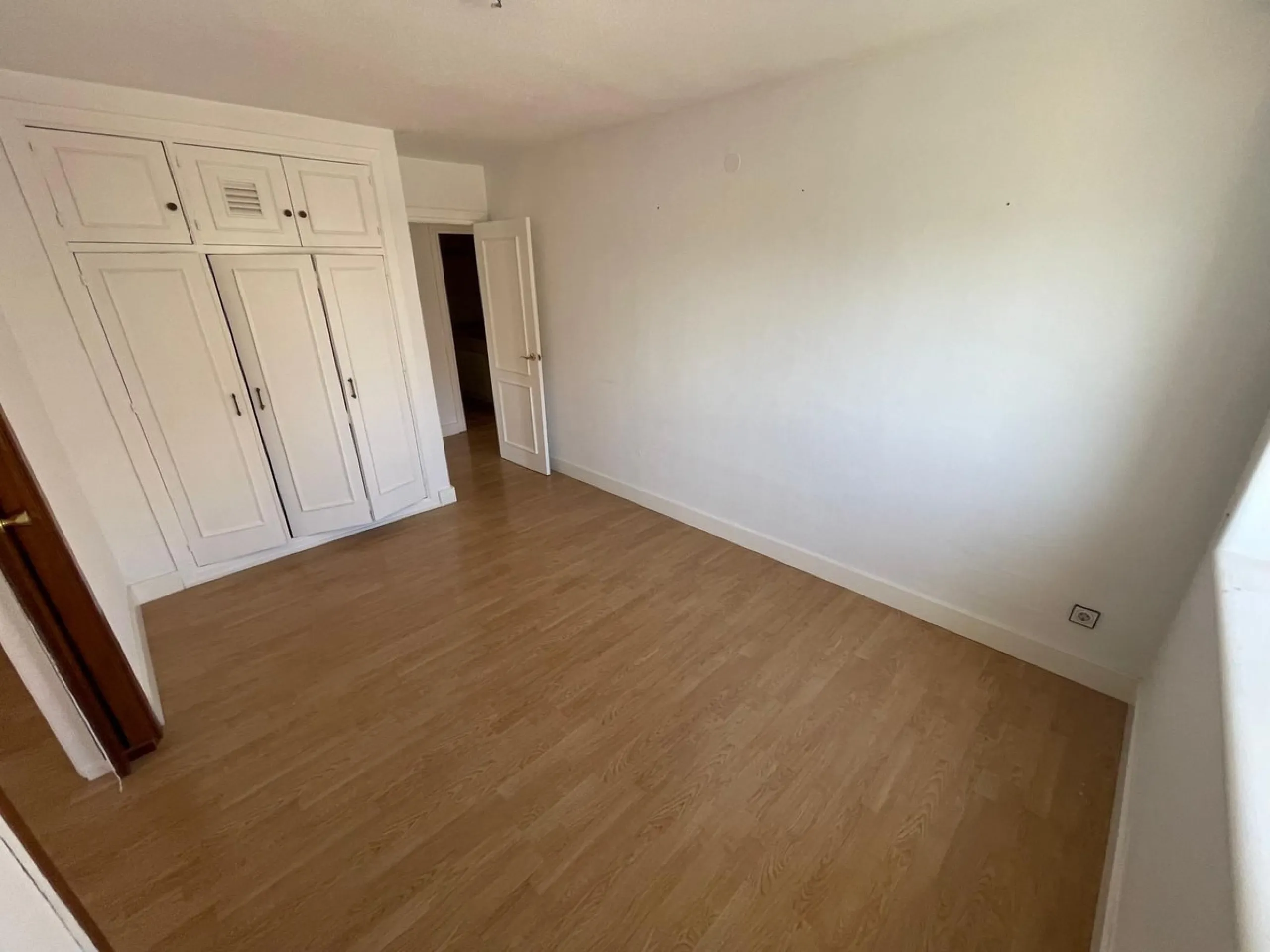 Apartment - Middle Floor Apartment в продаже в Málaga, Málaga. В доме 4 спален и 3 ванных комнат. Площадь дома 162 м²