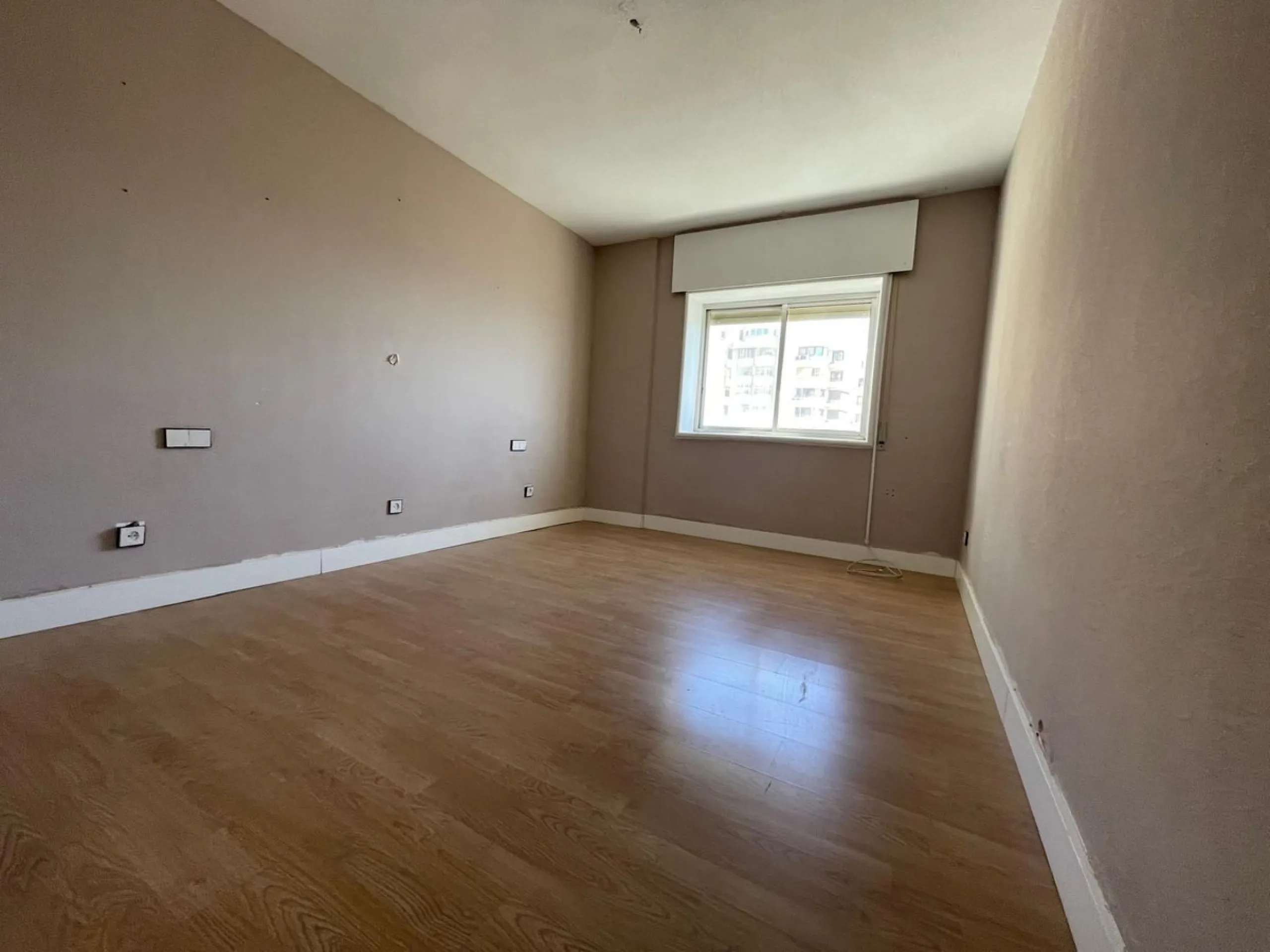 Apartment - Middle Floor Apartment в продаже в Málaga, Málaga. В доме 4 спален и 3 ванных комнат. Площадь дома 162 м²